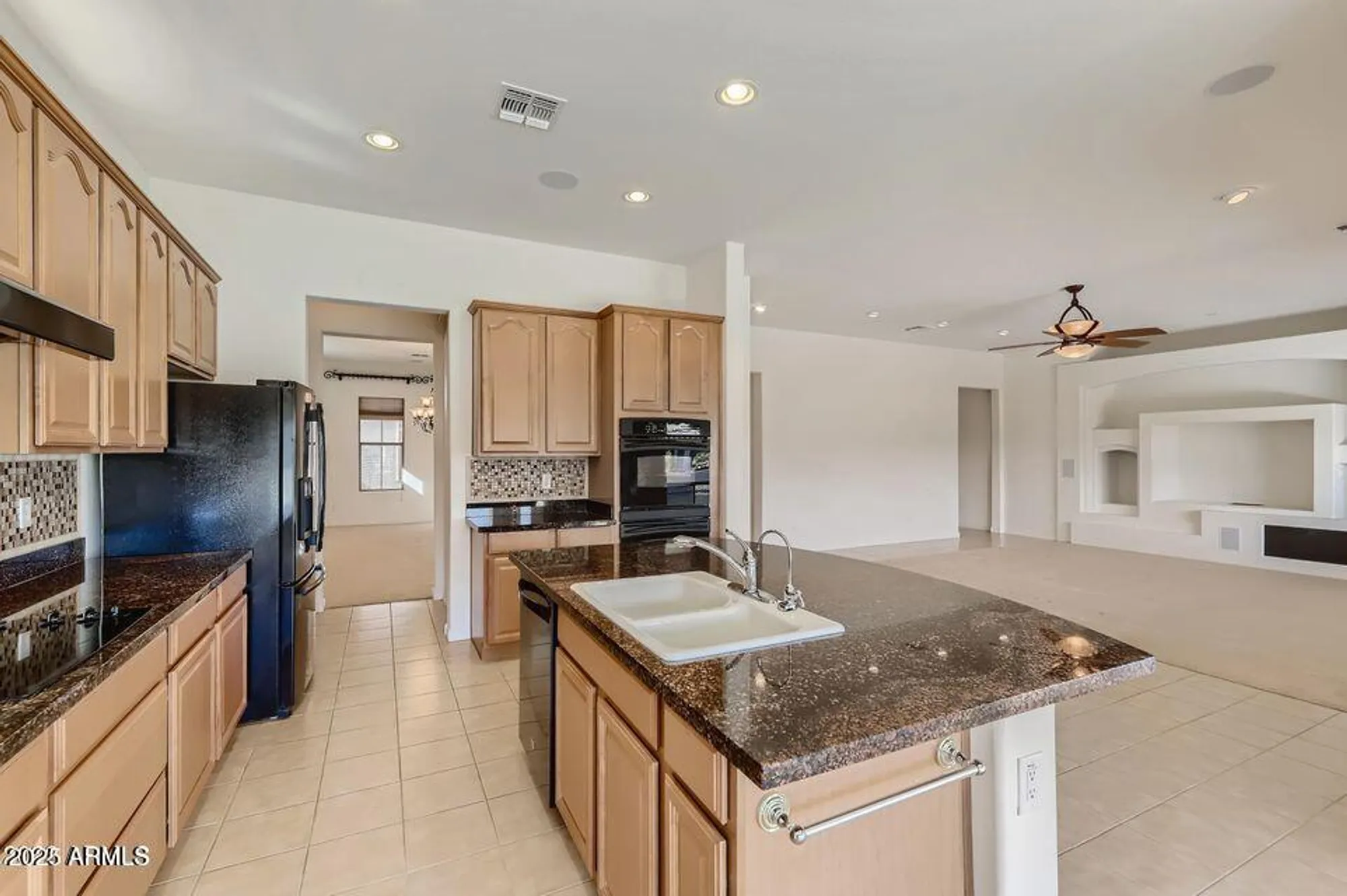 Property Slideshow image 13 of 34 | 42625 w sandpiper dr, Maricopa, AZ, 85138