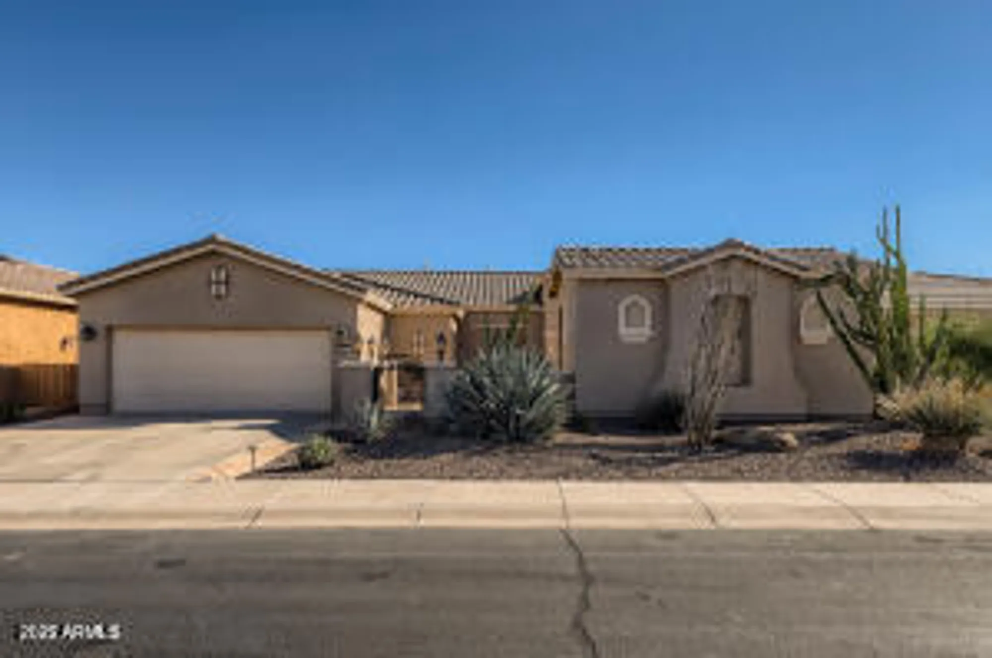 Property Slideshow image 1 of 34 | 42625 w sandpiper dr, Maricopa, AZ, 85138