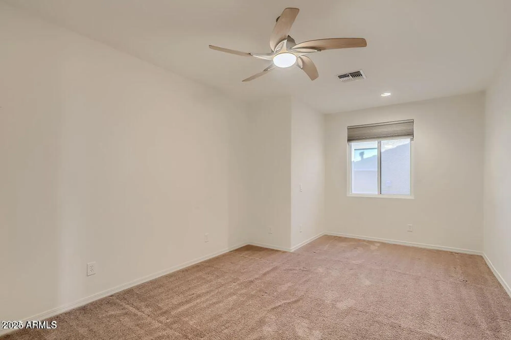 Property Slideshow image 28 of 34 | 42625 w sandpiper dr, Maricopa, AZ, 85138