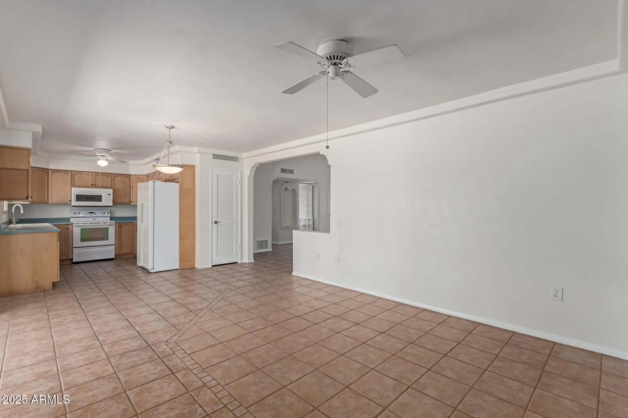 Property Slideshow image 9 of 37 | 14610 n bolivar dr, Sun City, AZ, 85351