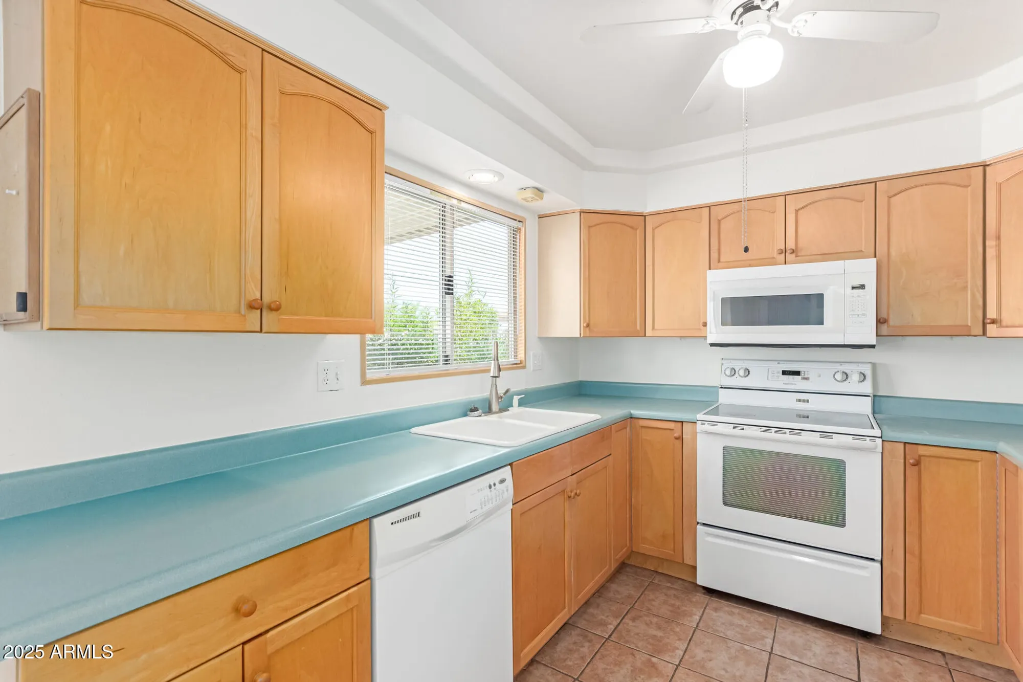 Property Slideshow image 13 of 37 | 14610 n bolivar dr, Sun City, AZ, 85351