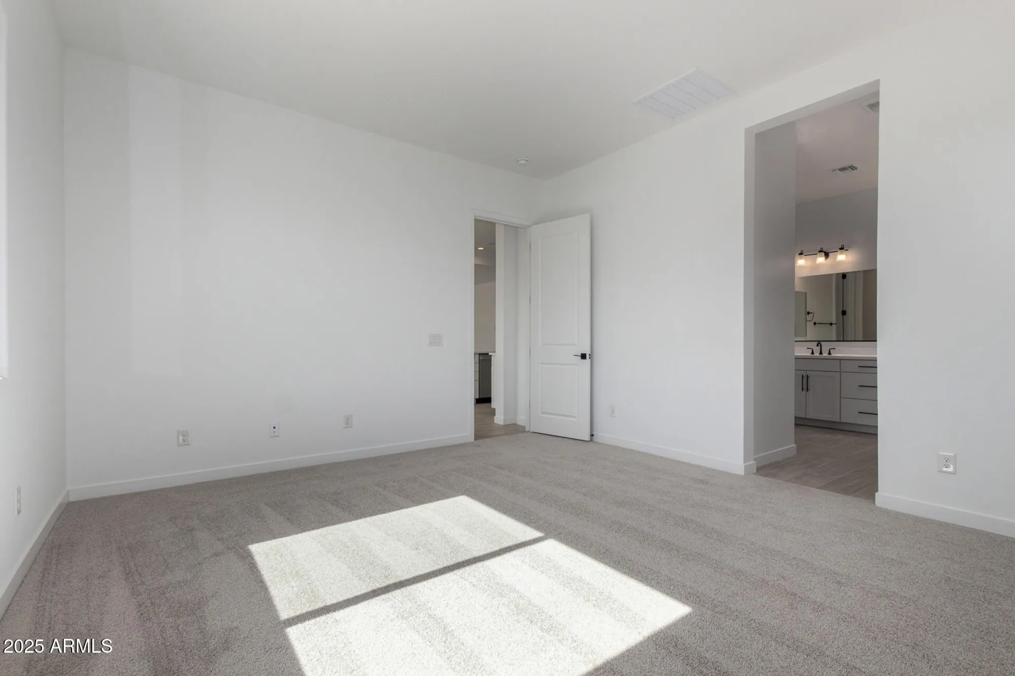 Property Slideshow image 13 of 46 | 24054 n 171st dr, Surprise, AZ, 85387