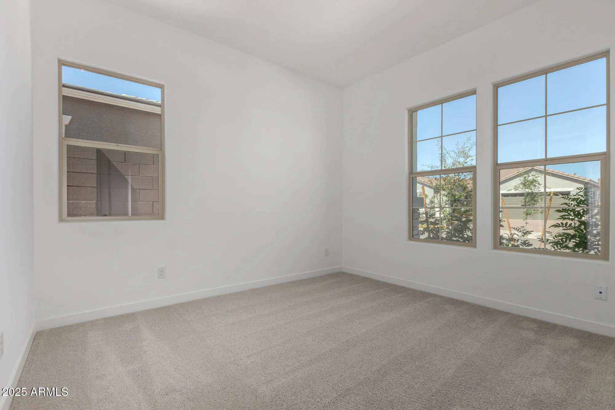 Property Slideshow image 20 of 46 | 24054 n 171st dr, Surprise, AZ, 85387