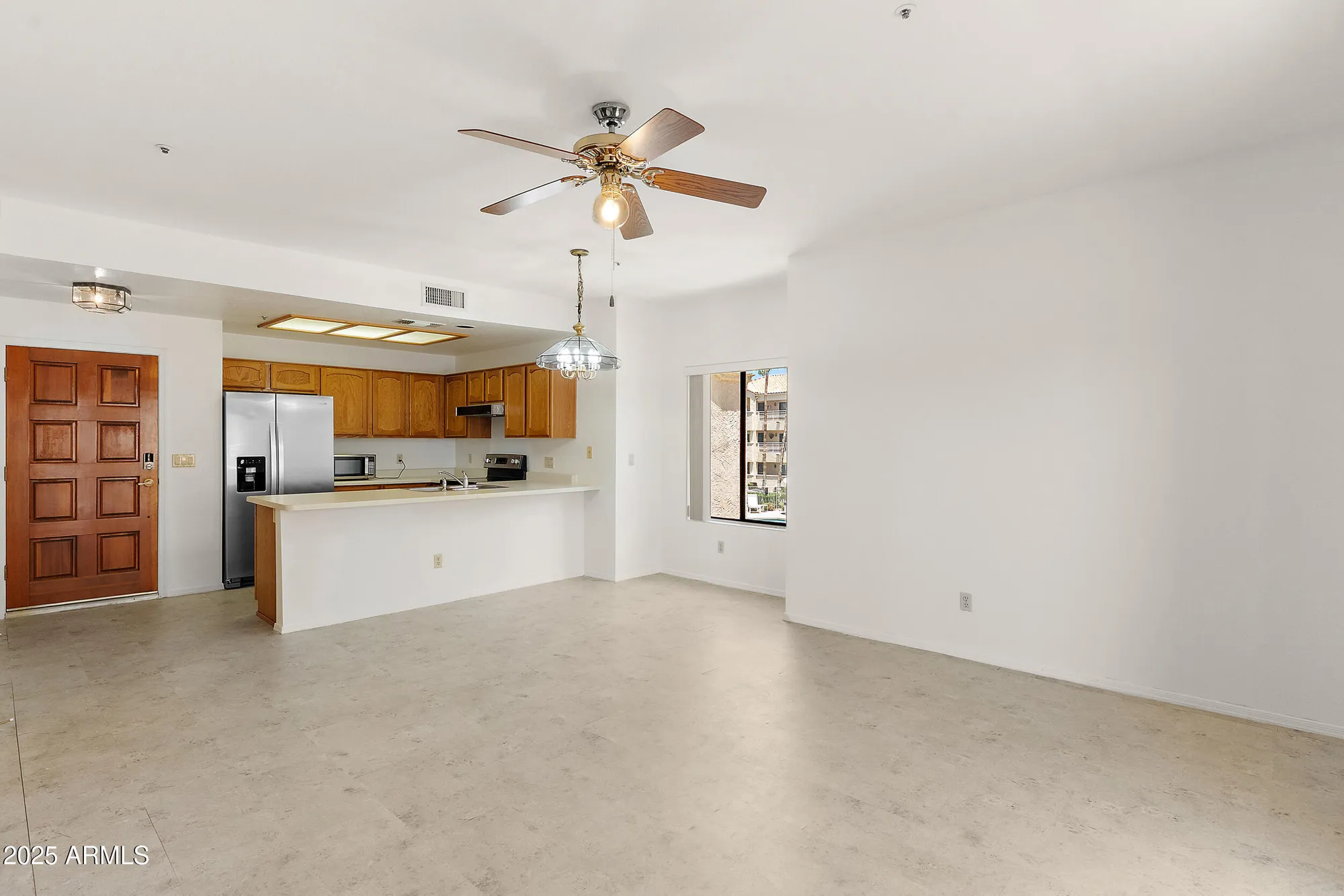 Property Slideshow image 8 of 26 | 19400 n westbrook pkwy unit 220, Peoria, AZ, 85382