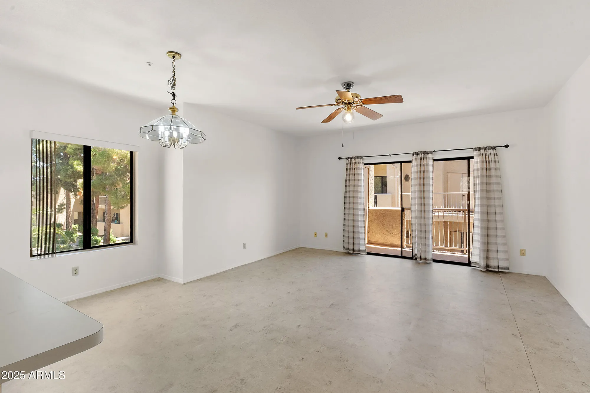 Property Slideshow image 5 of 26 | 19400 n westbrook pkwy unit 220, Peoria, AZ, 85382