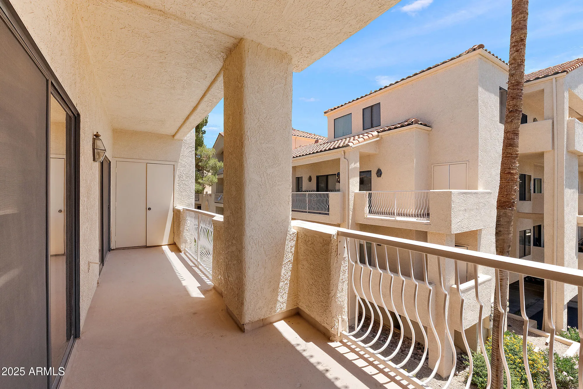 Property Slideshow image 13 of 26 | 19400 n westbrook pkwy unit 220, Peoria, AZ, 85382