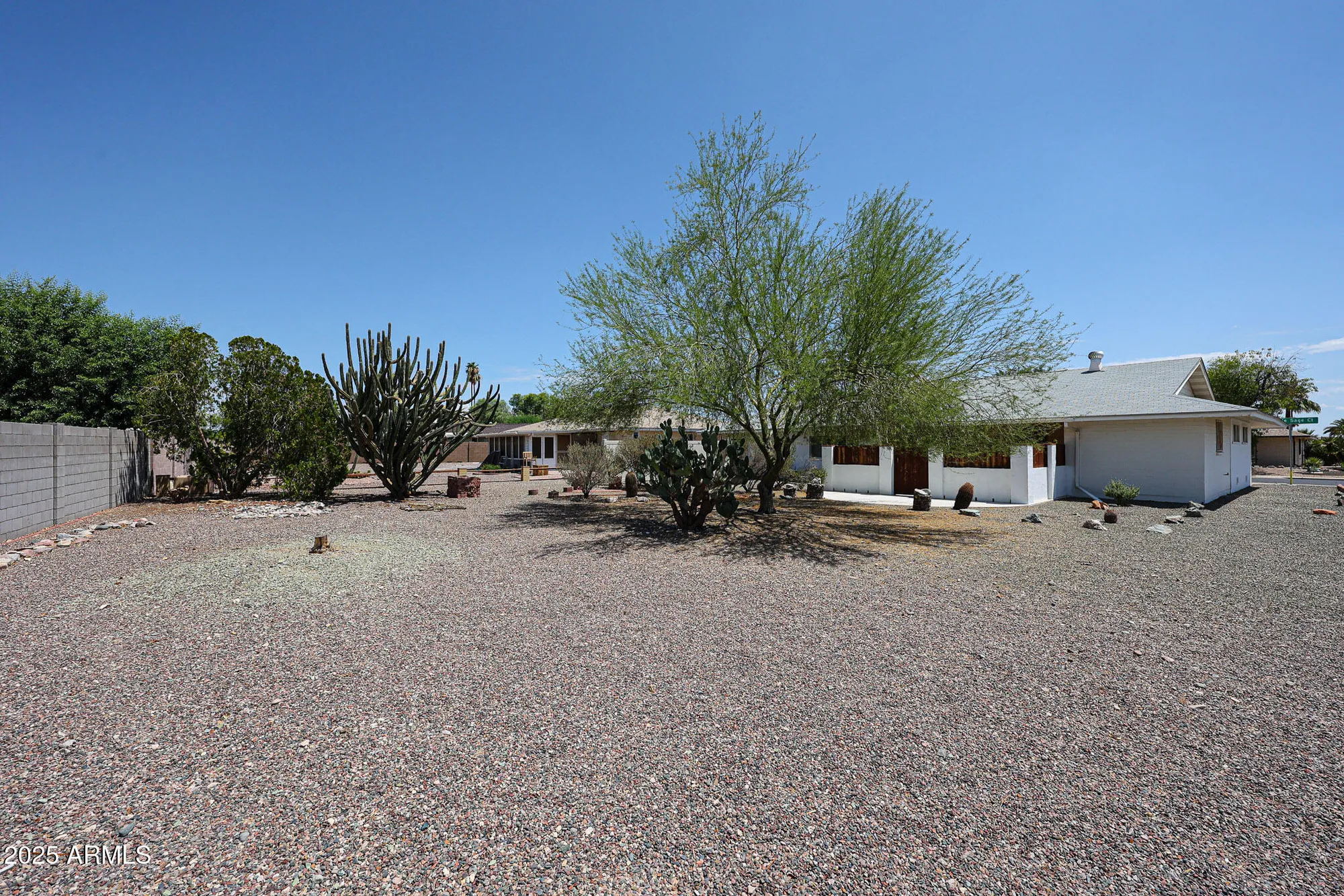 Property Slideshow image 35 of 44 | 14202 n purple sage ct, Sun City, AZ, 85351
