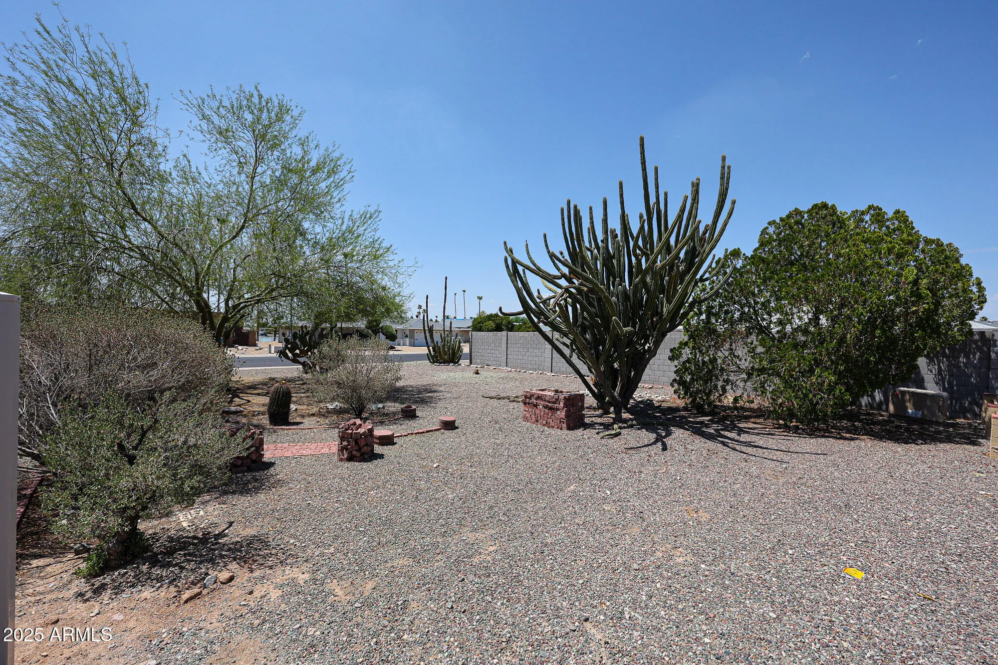 Property Slideshow image 36 of 44 | 14202 n purple sage ct, Sun City, AZ, 85351