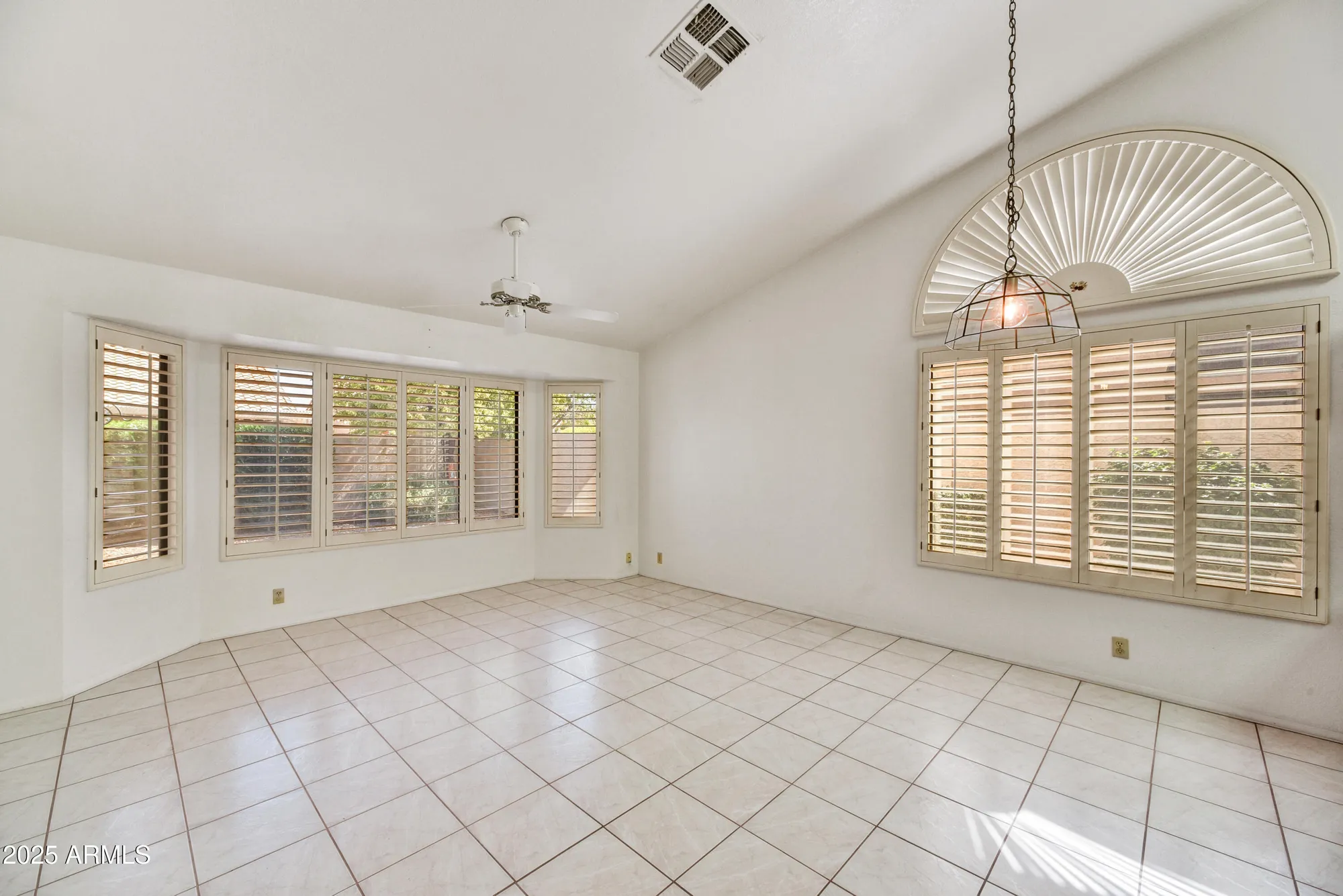 Property Slideshow image 13 of 31 | 9130 w utopia rd, Peoria, AZ, 85382