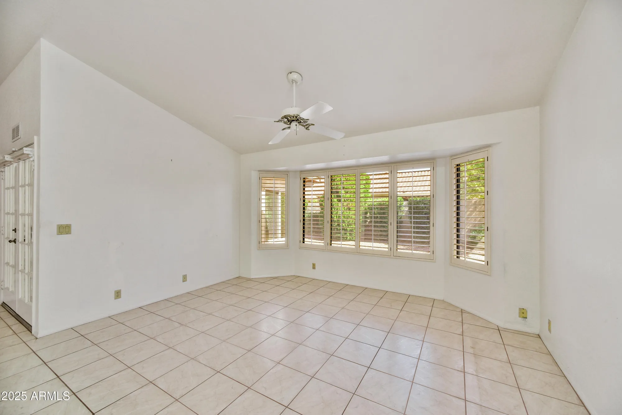 Property Slideshow image 11 of 31 | 9130 w utopia rd, Peoria, AZ, 85382