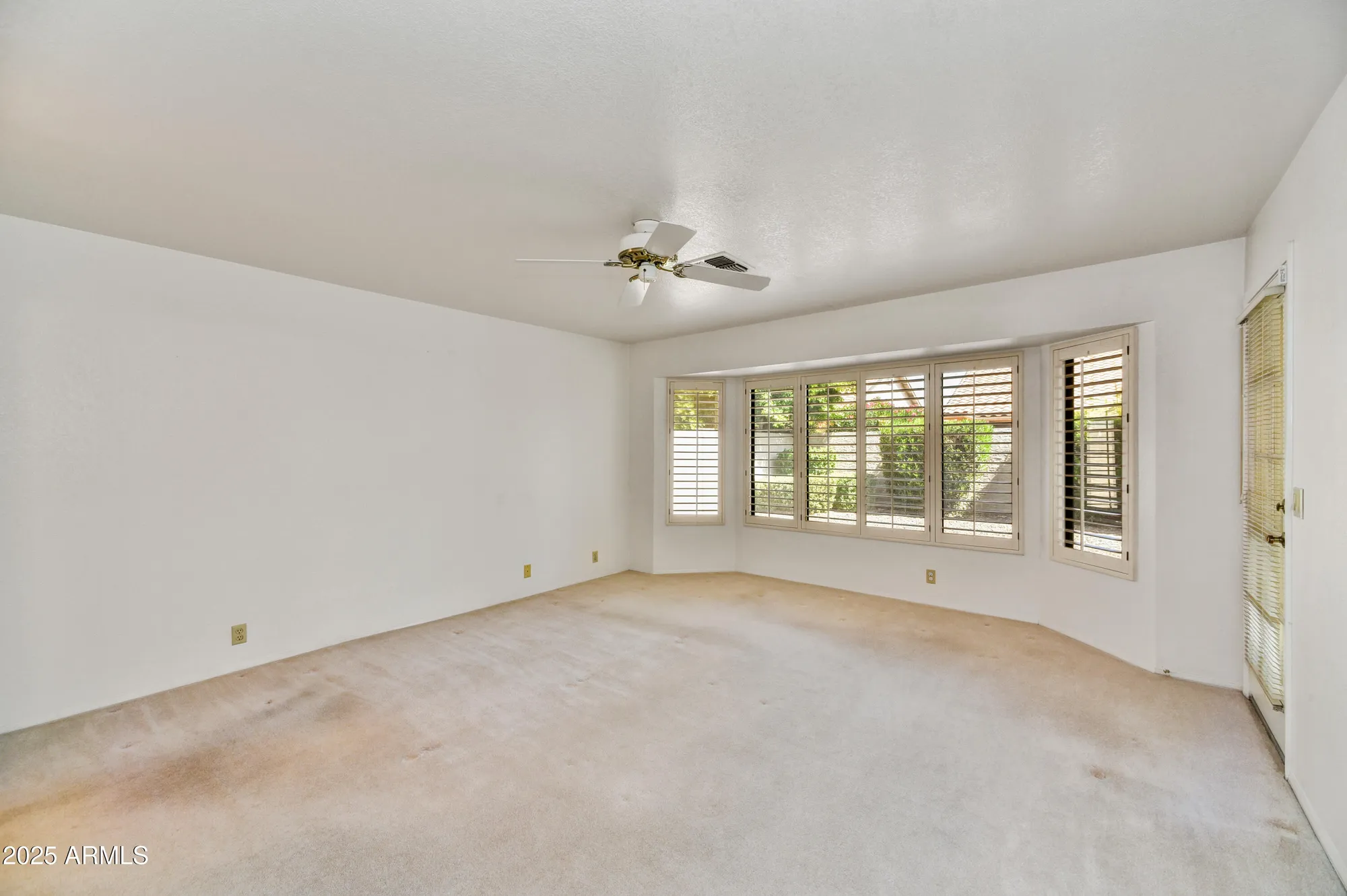 Property Slideshow image 18 of 31 | 9130 w utopia rd, Peoria, AZ, 85382