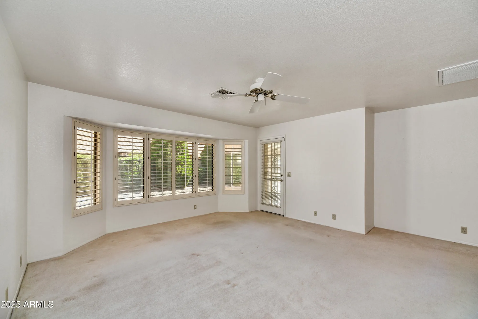 Property Slideshow image 19 of 31 | 9130 w utopia rd, Peoria, AZ, 85382