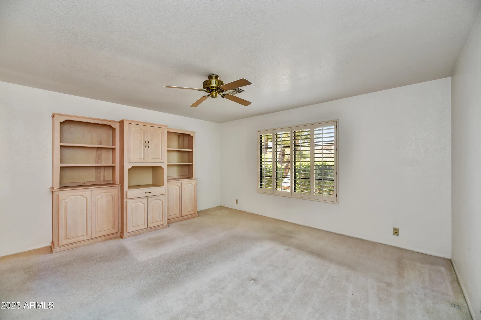 Property Slideshow image 22 of 31 | 9130 w utopia rd, Peoria, AZ, 85382