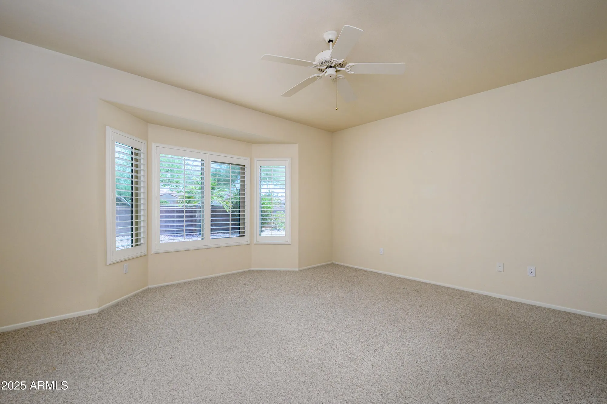 Property Slideshow image 13 of 22 | 16108 w quail creek ln, Surprise, AZ, 85374