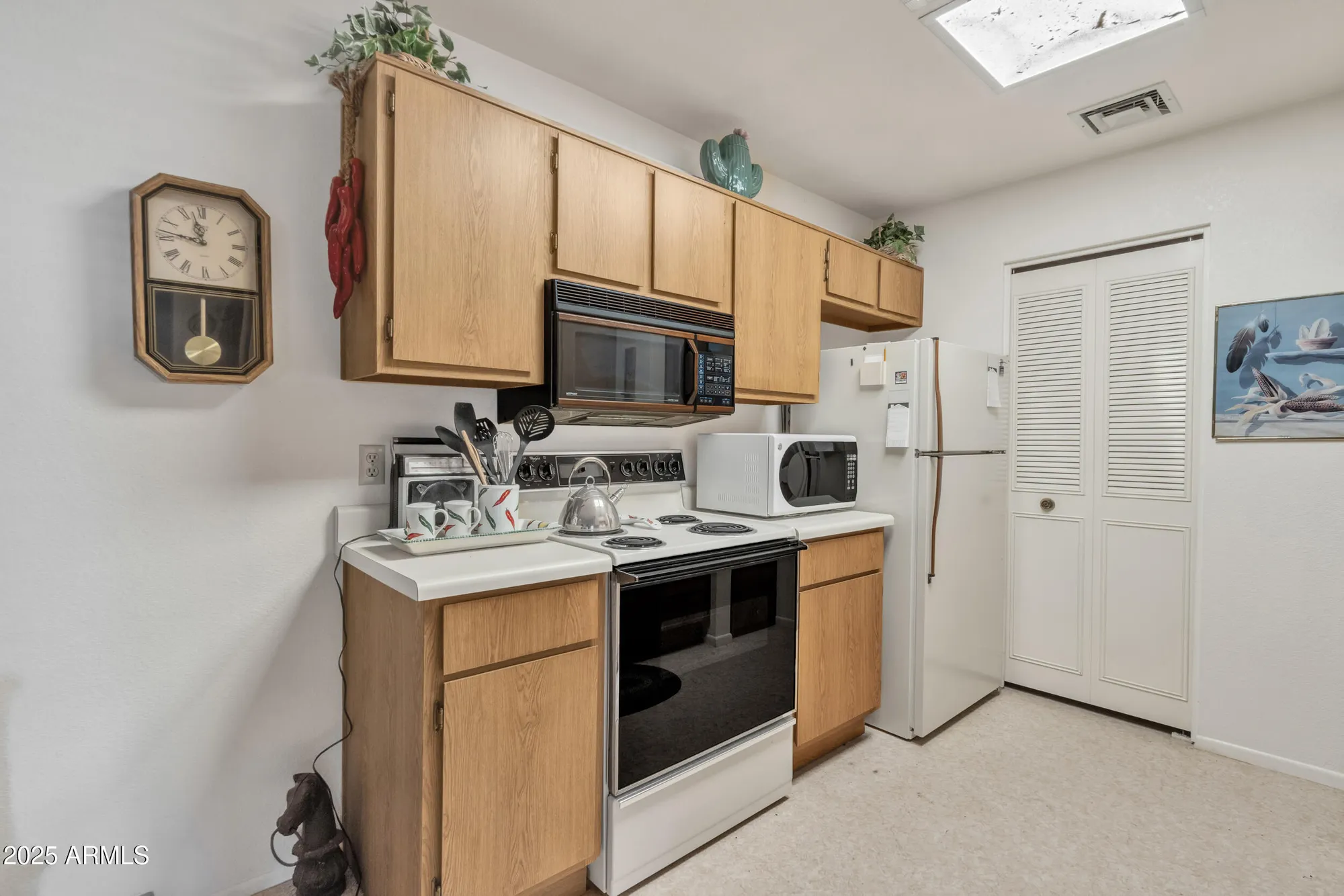 Property Slideshow image 8 of 45 | 14300 w bell rd 105, Surprise, AZ, 85374
