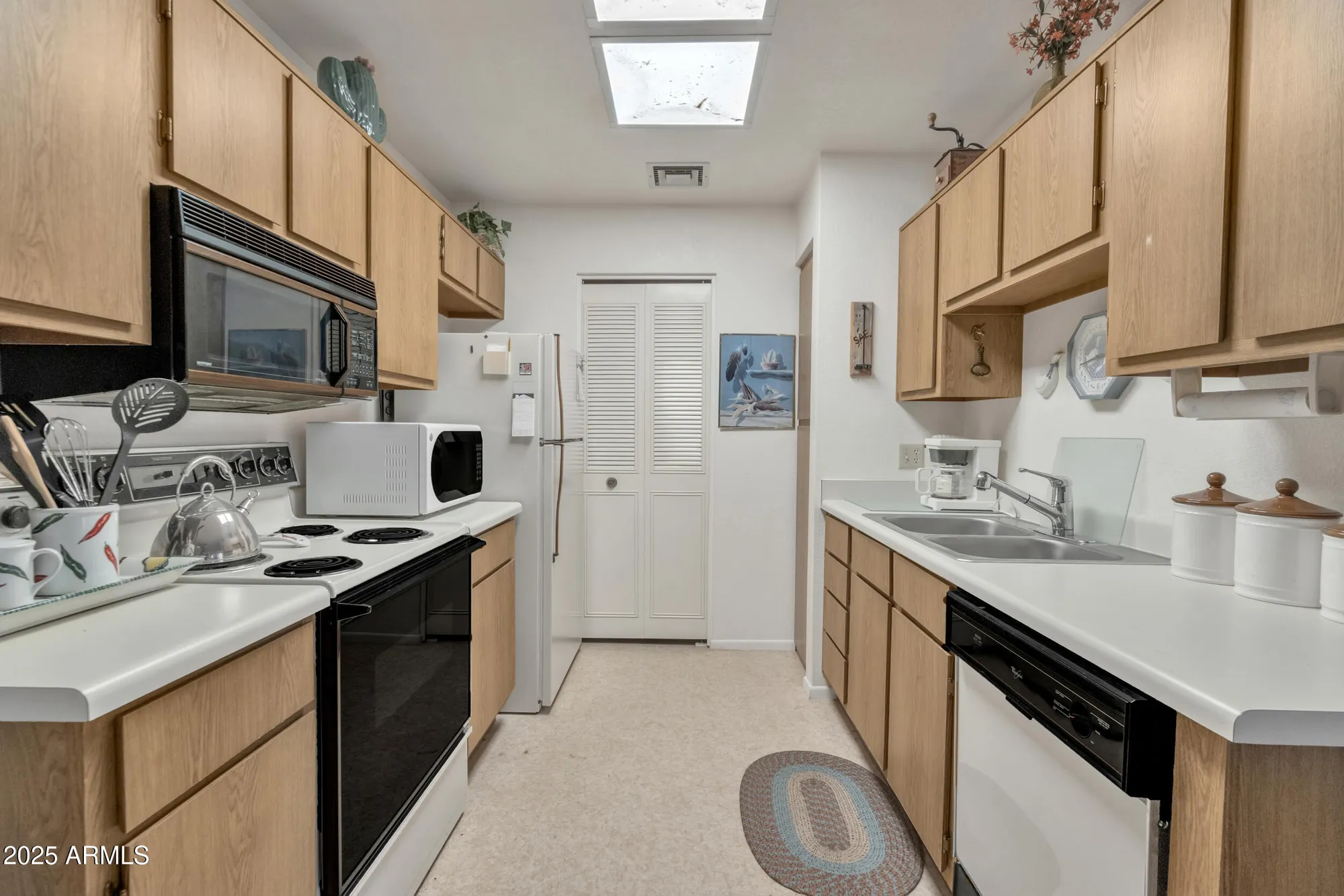 Property Slideshow image 11 of 45 | 14300 w bell rd 105, Surprise, AZ, 85374