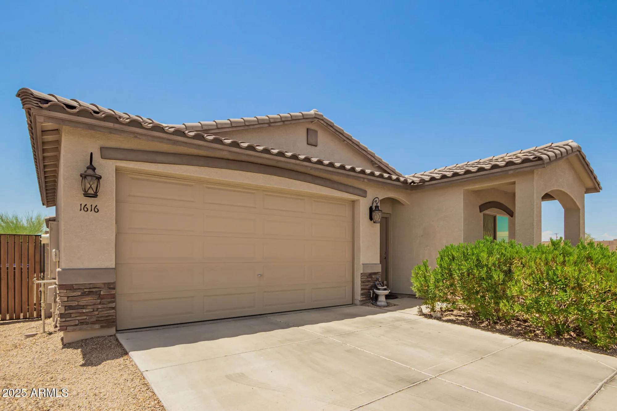 Property Slideshow image 4 of 29 | 1616 s aryelle rd, Apache Junction, AZ, 85119