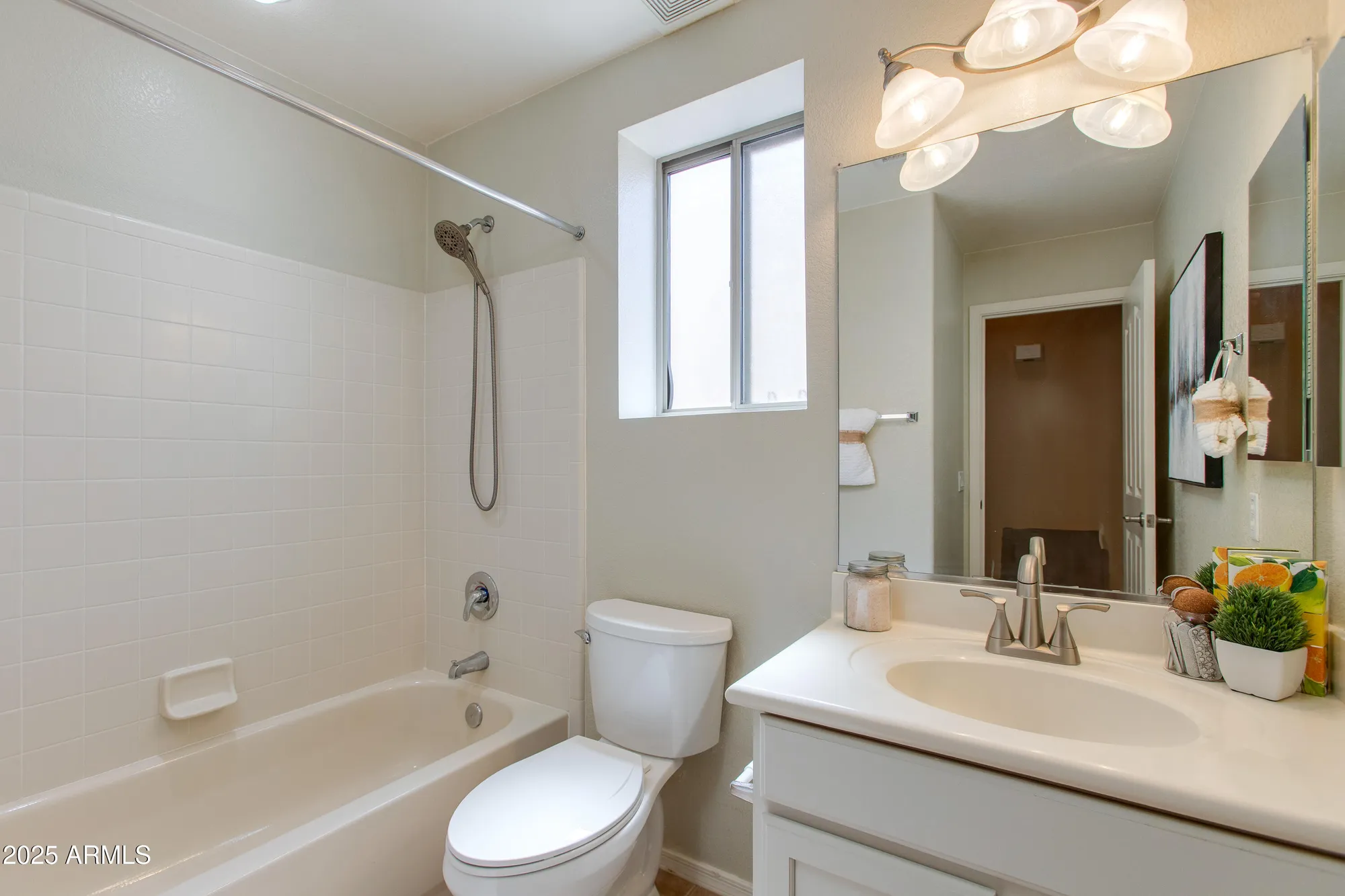 Property Slideshow image 18 of 35 | 15690 w earll dr, Goodyear, AZ, 85395