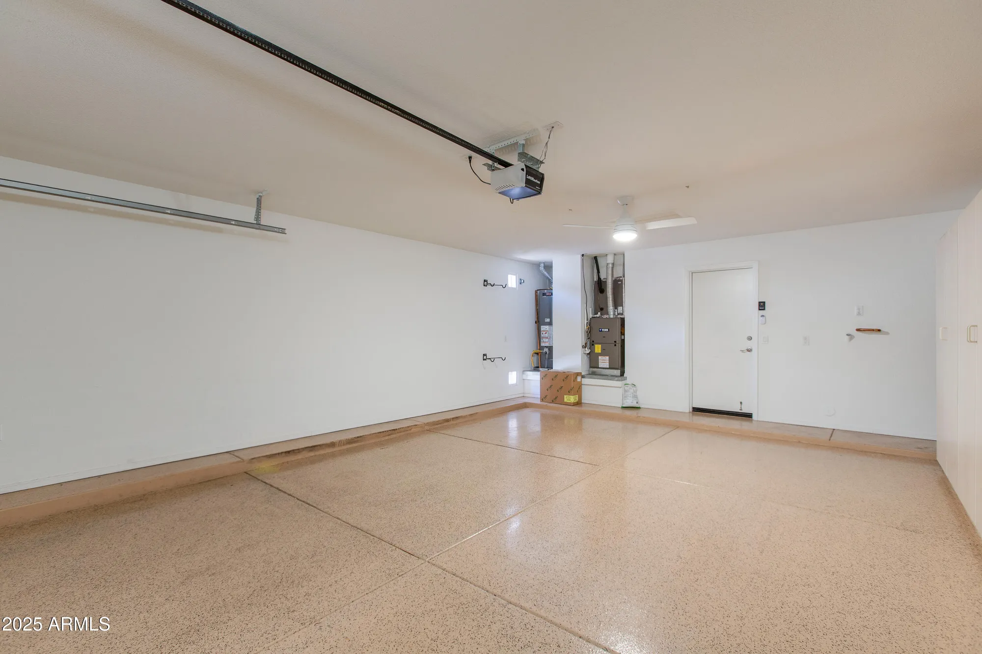 Property Slideshow image 23 of 35 | 15690 w earll dr, Goodyear, AZ, 85395