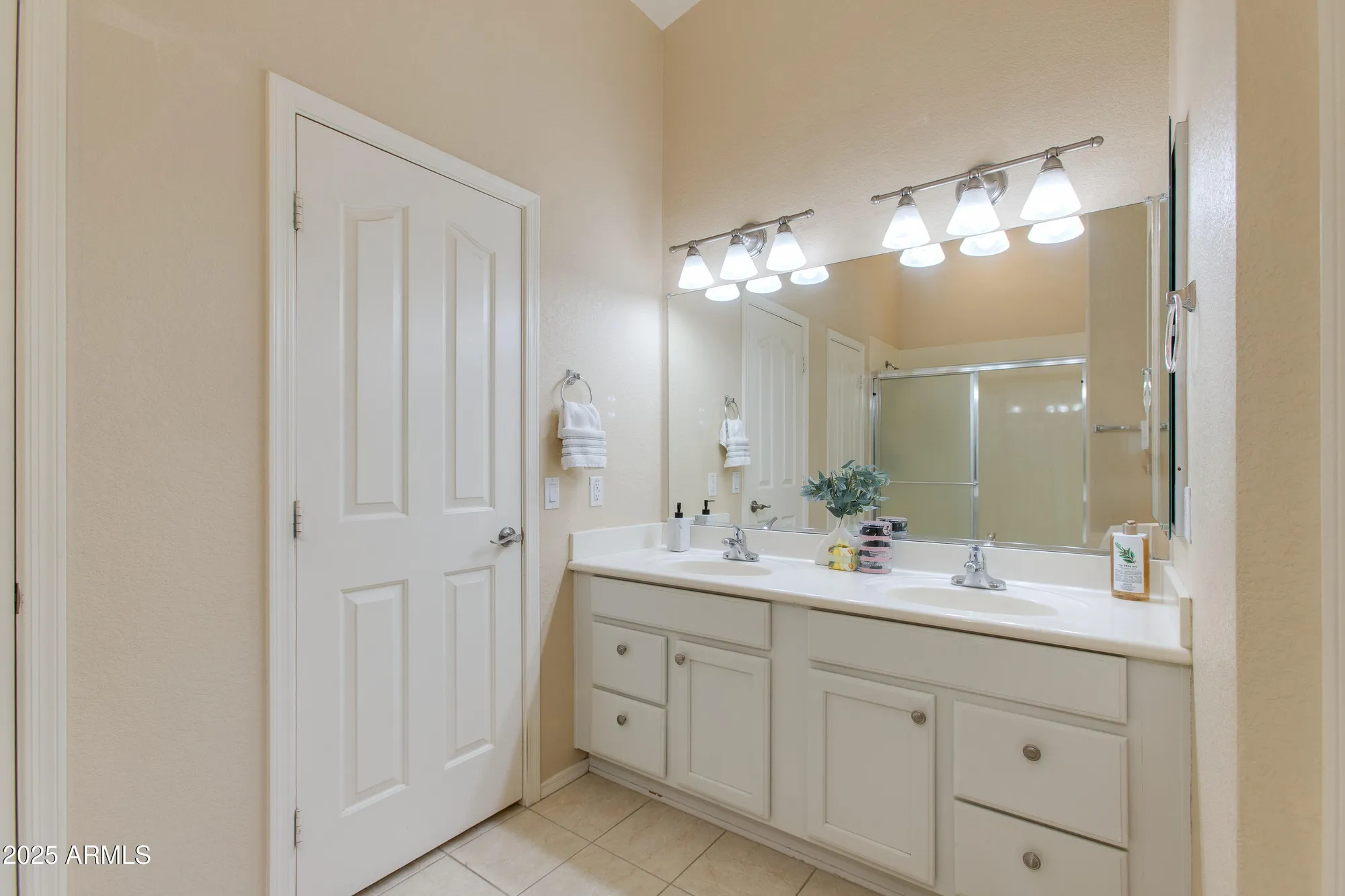 Property Slideshow image 15 of 35 | 15690 w earll dr, Goodyear, AZ, 85395