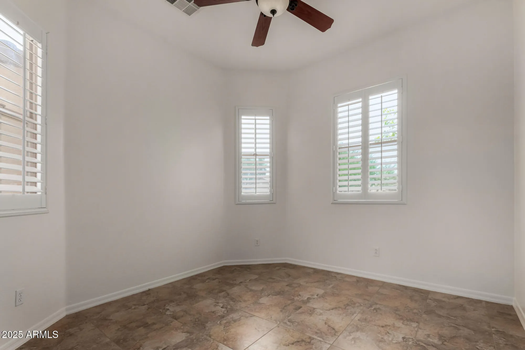 Property Slideshow image 9 of 41 | 12988 w kokopelli dr, Peoria, AZ, 85383