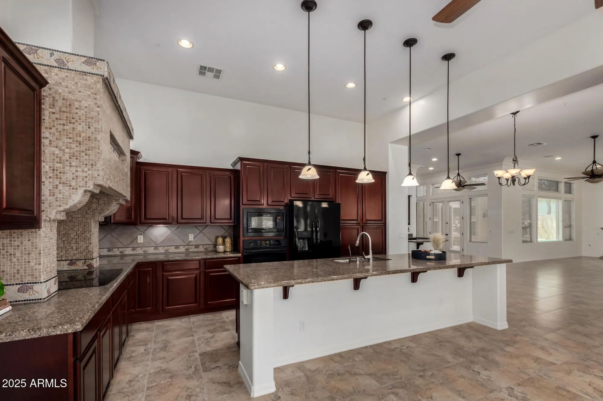 Property Slideshow image 16 of 41 | 12988 w kokopelli dr, Peoria, AZ, 85383