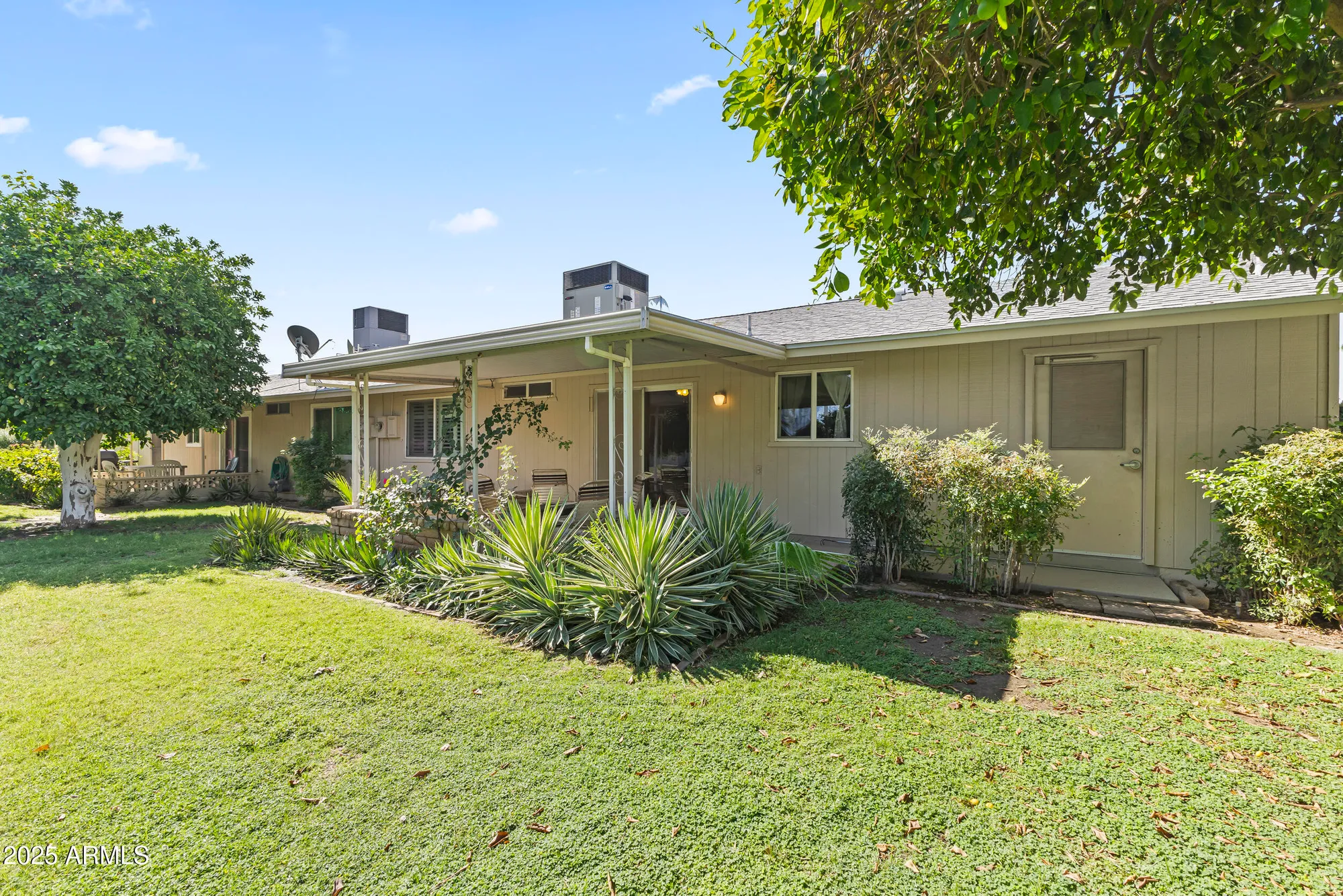 Property Slideshow image 15 of 17 | 10758 w cinnebar ave, Sun City, AZ, 85351