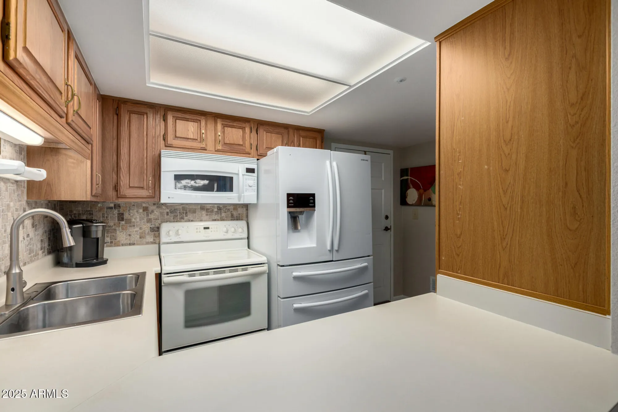 Property Slideshow image 11 of 46 | 10330 w thunderbird blvd c207, Sun City, AZ, 85351