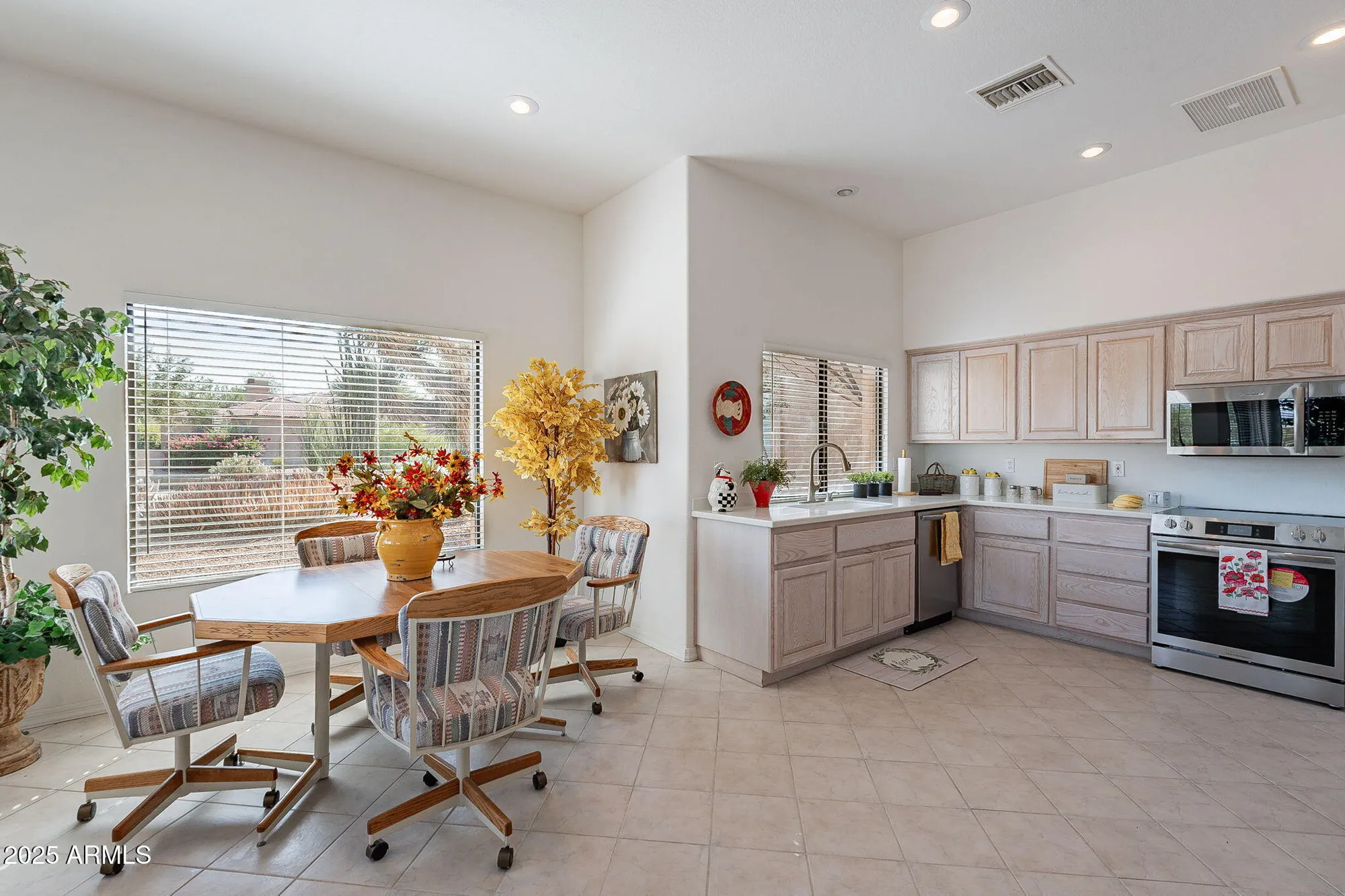 Property Slideshow image 6 of 51 | 18637 e amarado cir, Rio Verde, AZ, 85263