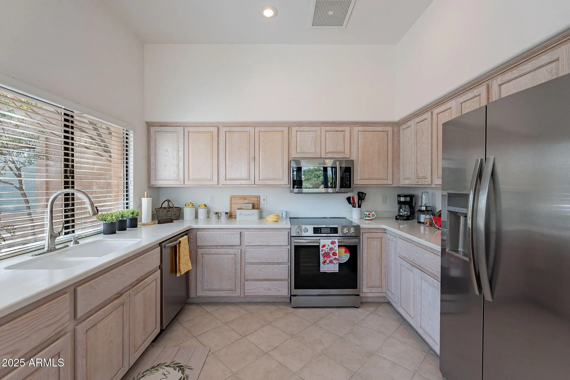 Property Slideshow image 14 of 51 | 18637 e amarado cir, Rio Verde, AZ, 85263