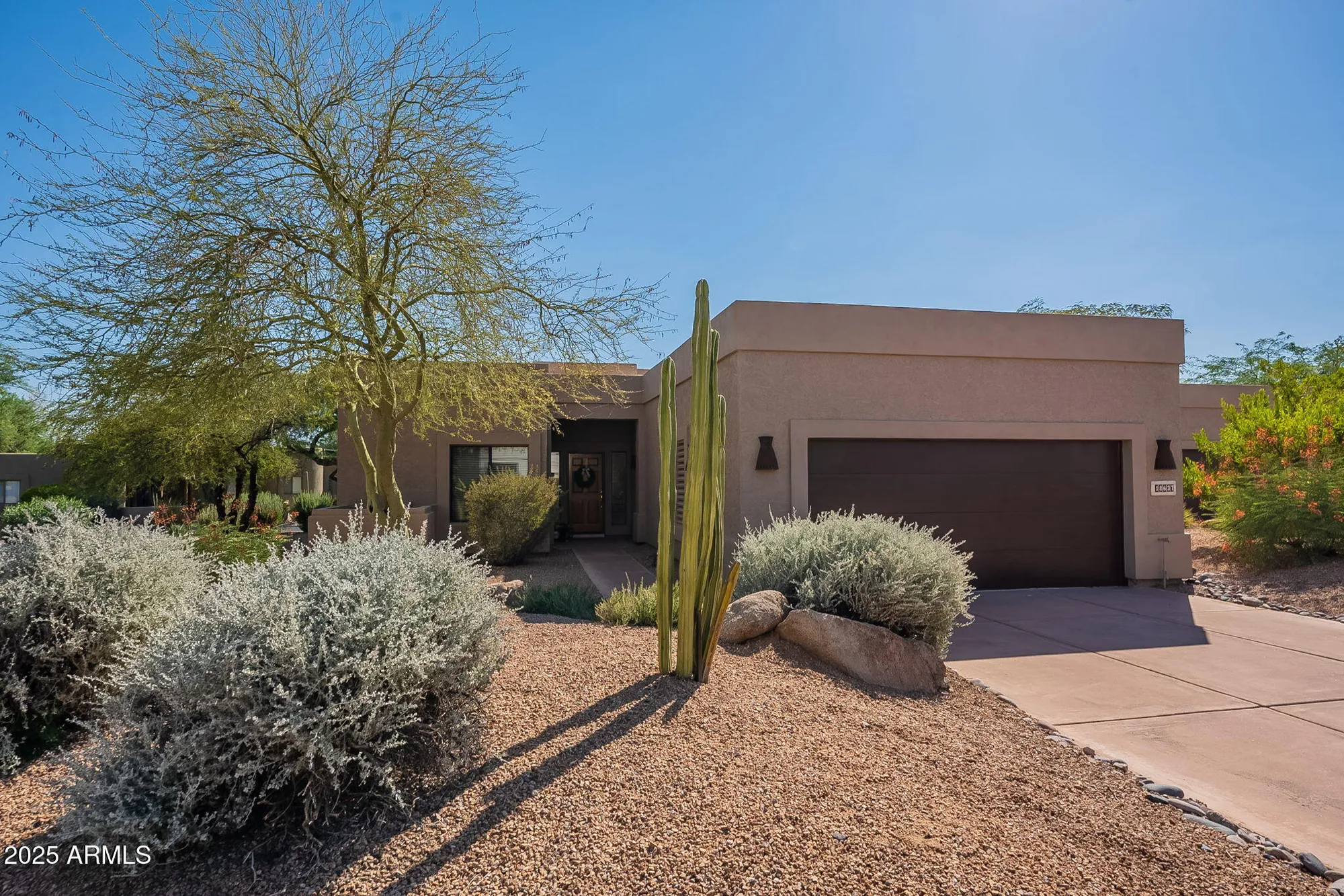 Property Slideshow image 1 of 51 | 18637 e amarado cir, Rio Verde, AZ, 85263