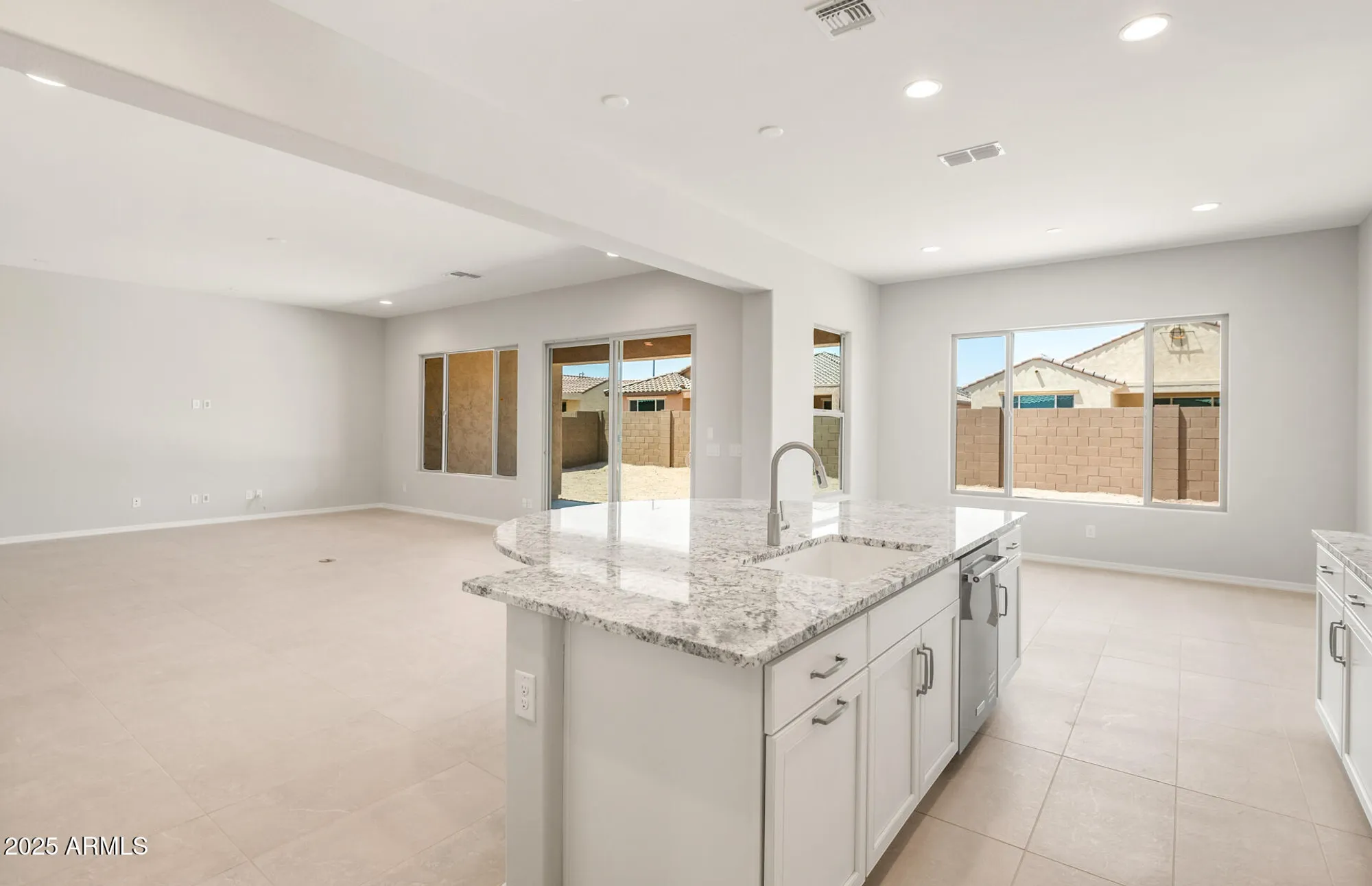 Property Slideshow image 15 of 37 | 7836 w mockingbird way, Florence, AZ, 85132