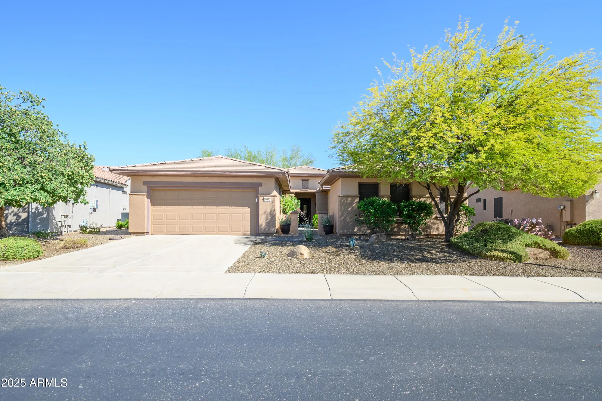 Property Slideshow image 20 of 73 | 20972 n canyon whisper dr, Surprise, AZ, 85387