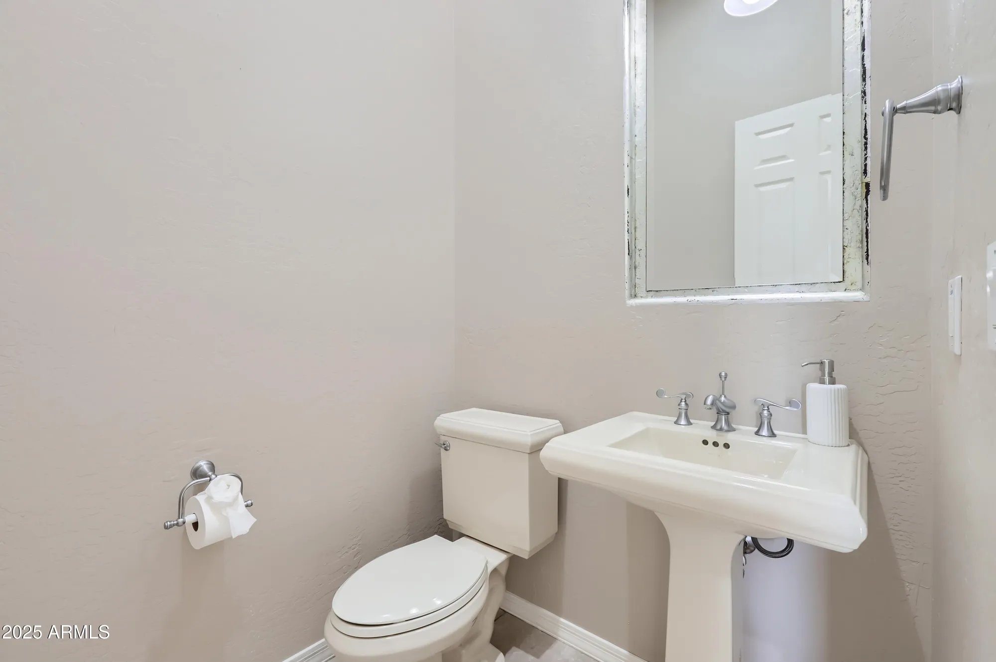 Property Slideshow image 19 of 24 | 41717 n moss springs ct, Anthem, AZ, 85086