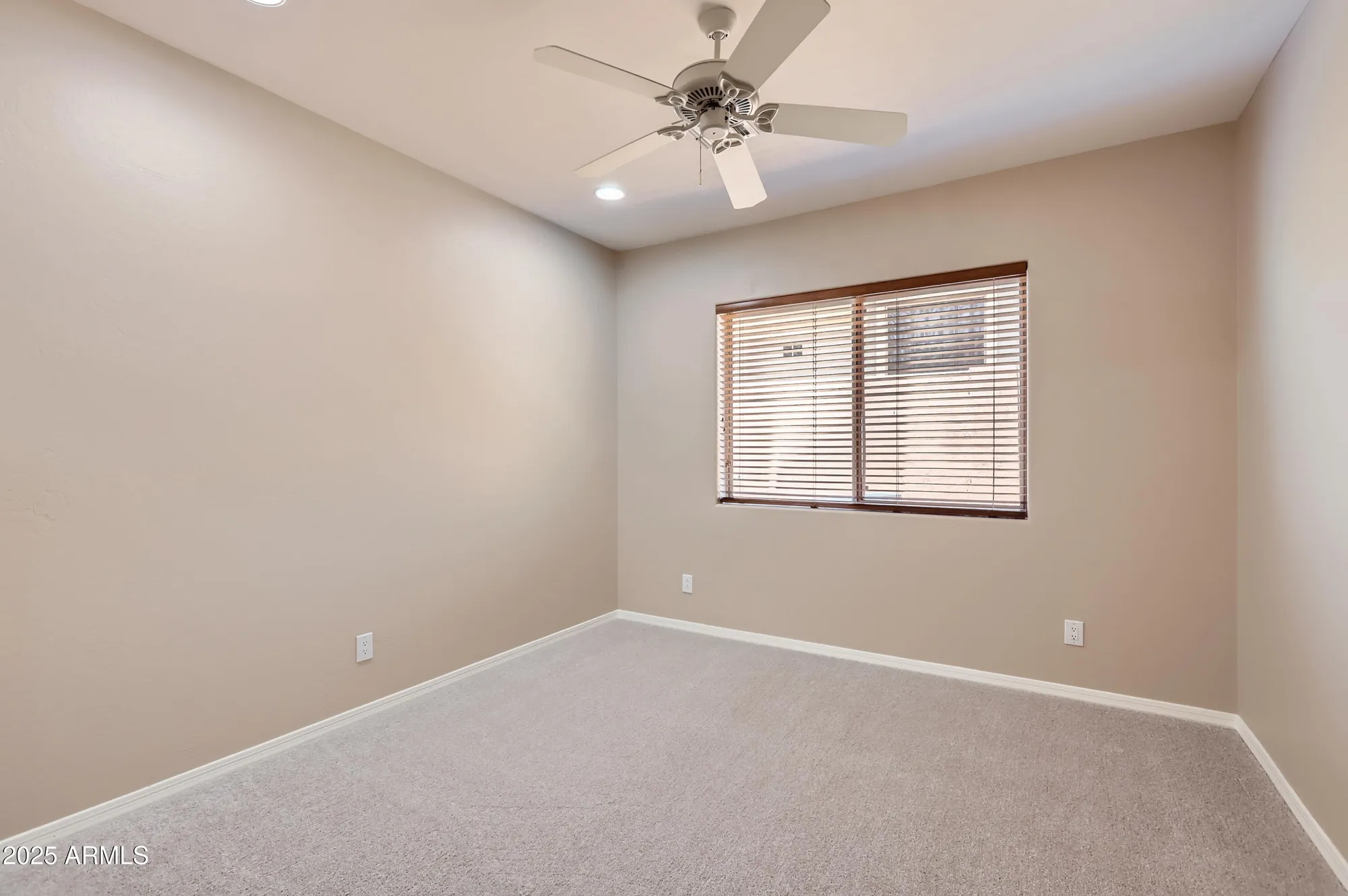 Property Slideshow image 15 of 24 | 41717 n moss springs ct, Anthem, AZ, 85086