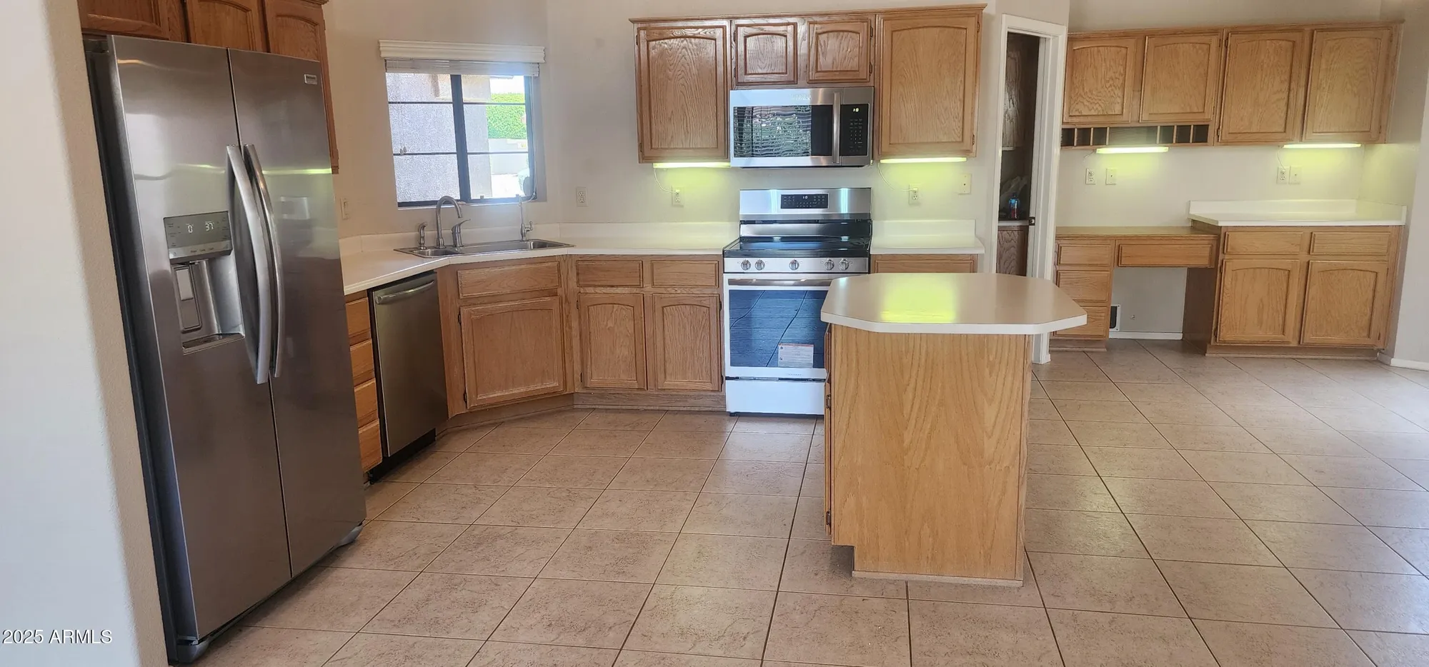 Property Slideshow image 17 of 52 | 3928 n 151st ave, Goodyear, AZ, 85395