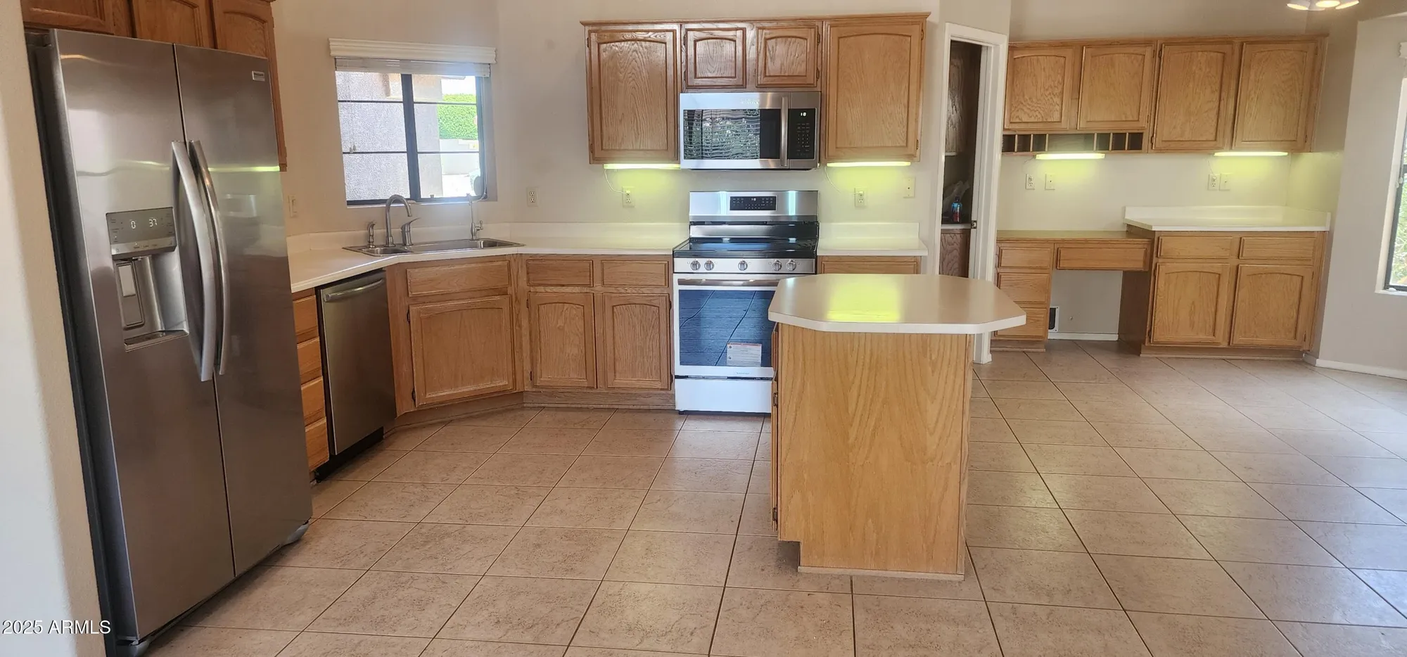 Property Slideshow image 10 of 52 | 3928 n 151st ave, Goodyear, AZ, 85395