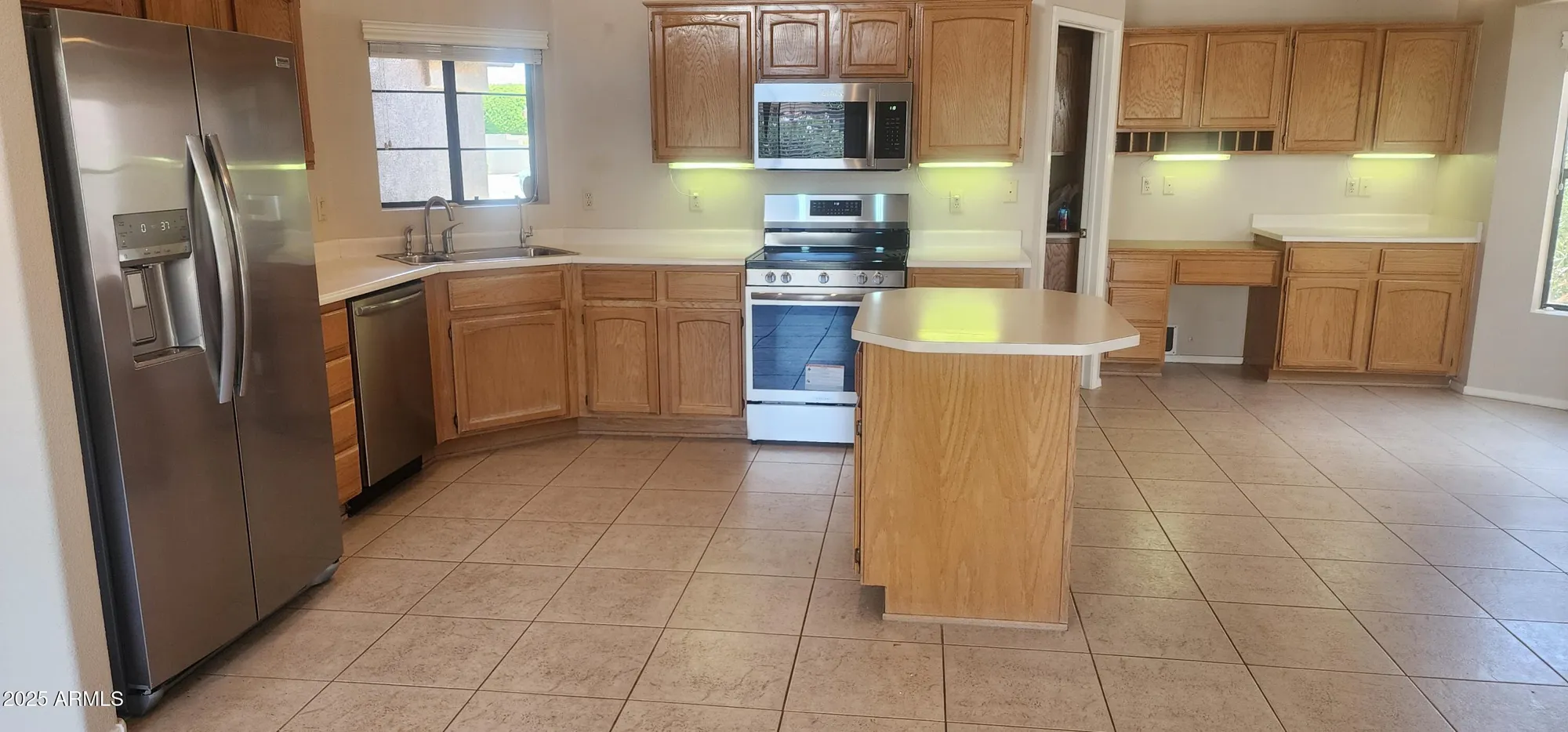 Property Slideshow image 14 of 52 | 3928 n 151st ave, Goodyear, AZ, 85395