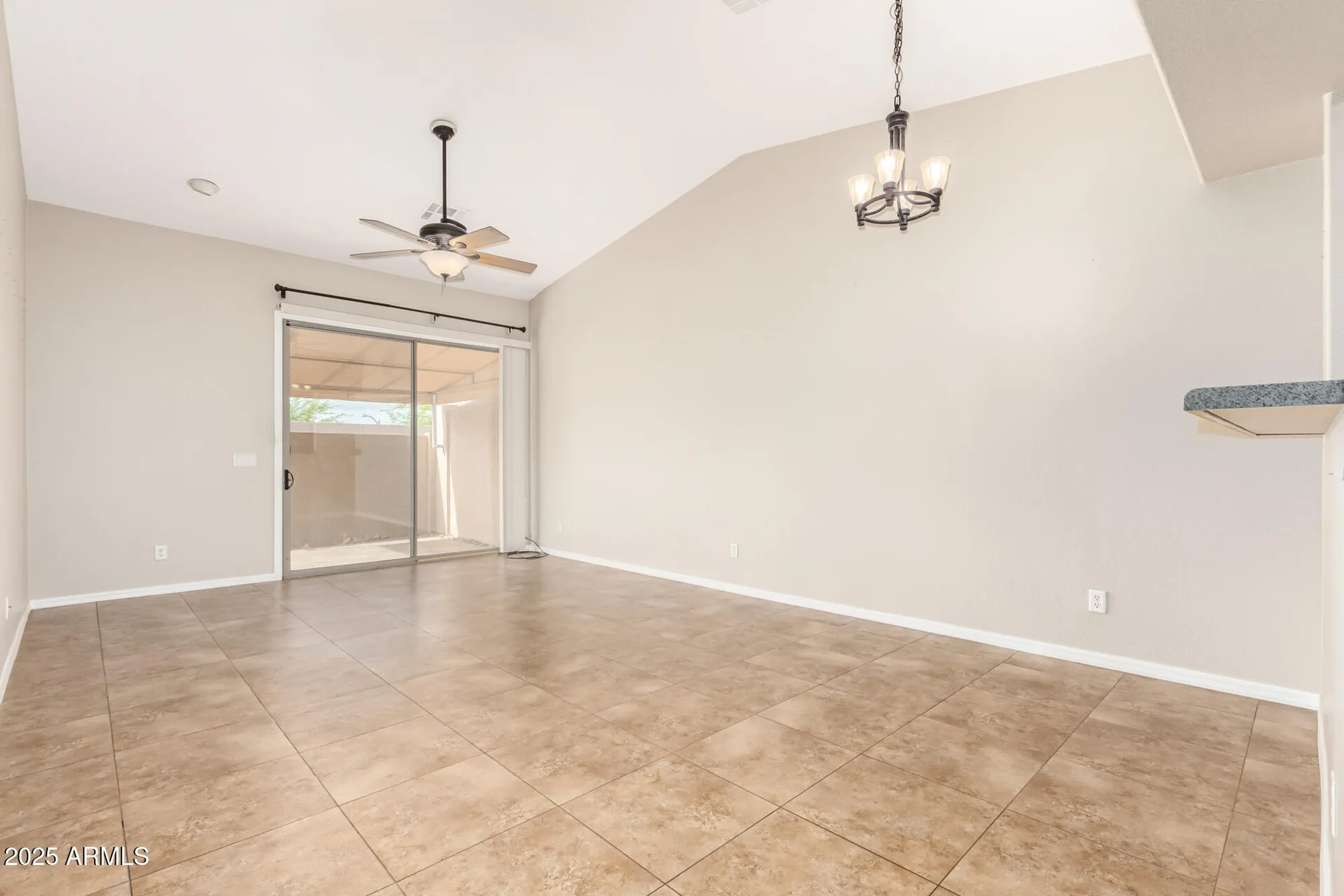 Property Slideshow image 10 of 31 | 18650 n 91st ave unit 1401, Peoria, AZ, 85382