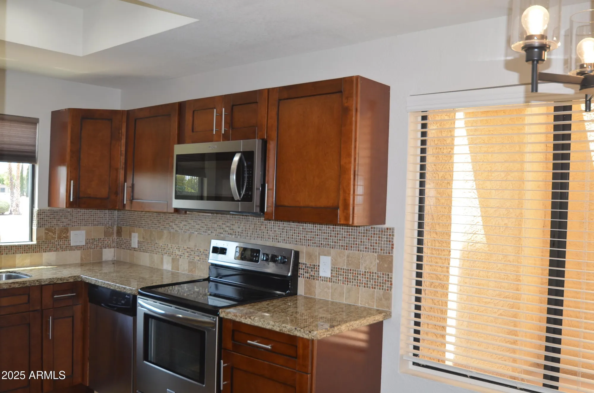 Property Slideshow image 12 of 29 | 19400 n westbrook pkwy 121, Peoria, AZ, 85382
