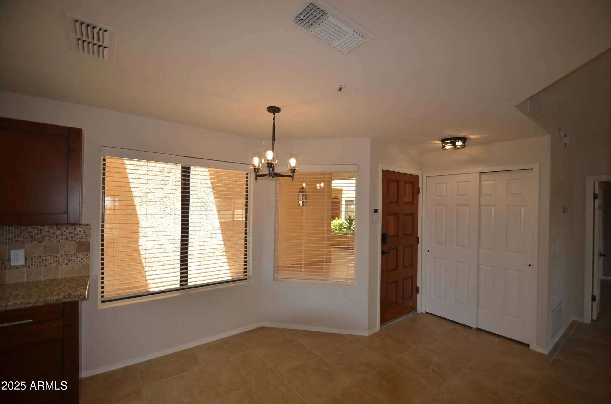 Property Slideshow image 14 of 29 | 19400 n westbrook pkwy 121, Peoria, AZ, 85382