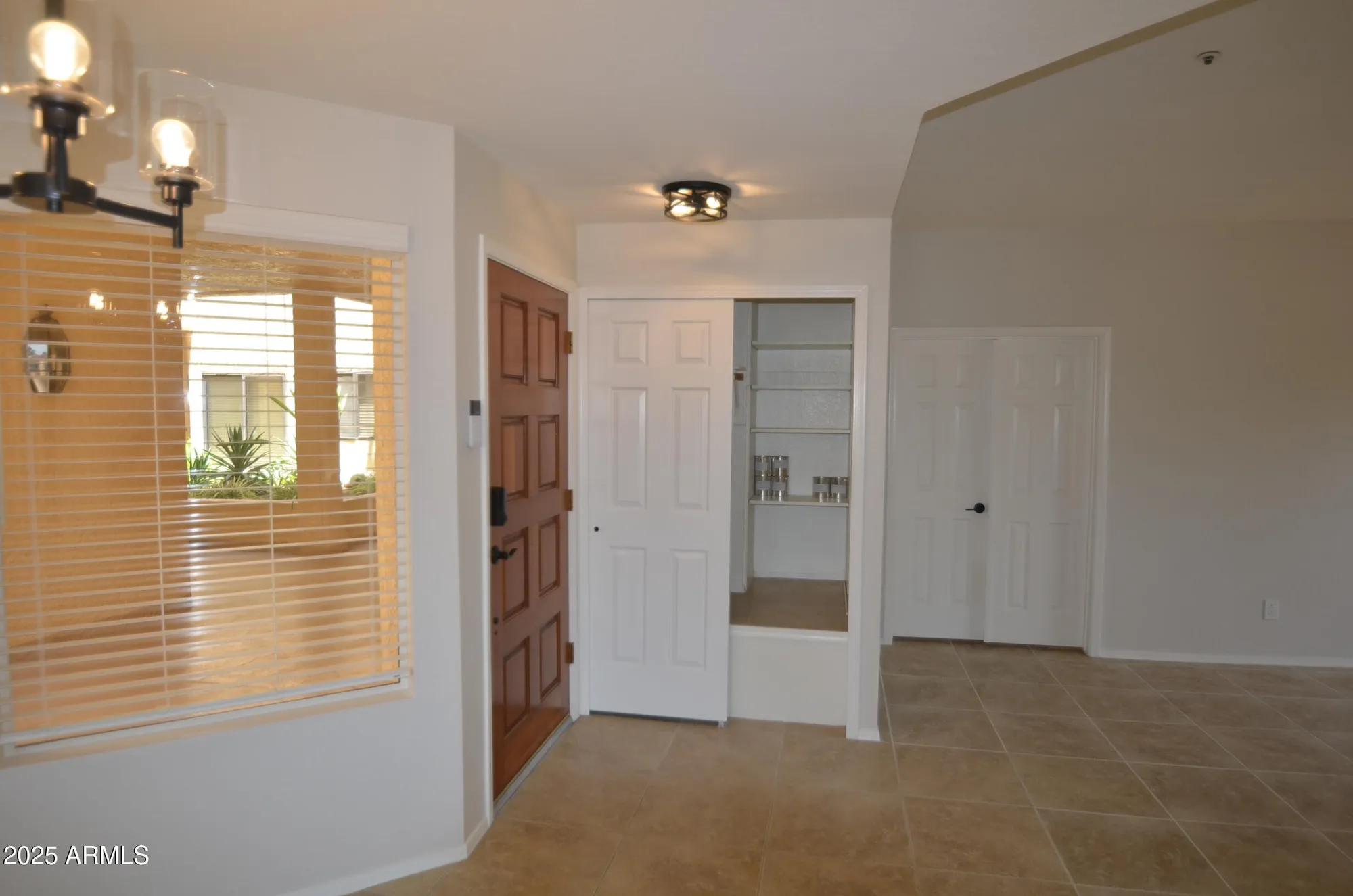 Property Slideshow image 16 of 29 | 19400 n westbrook pkwy 121, Peoria, AZ, 85382