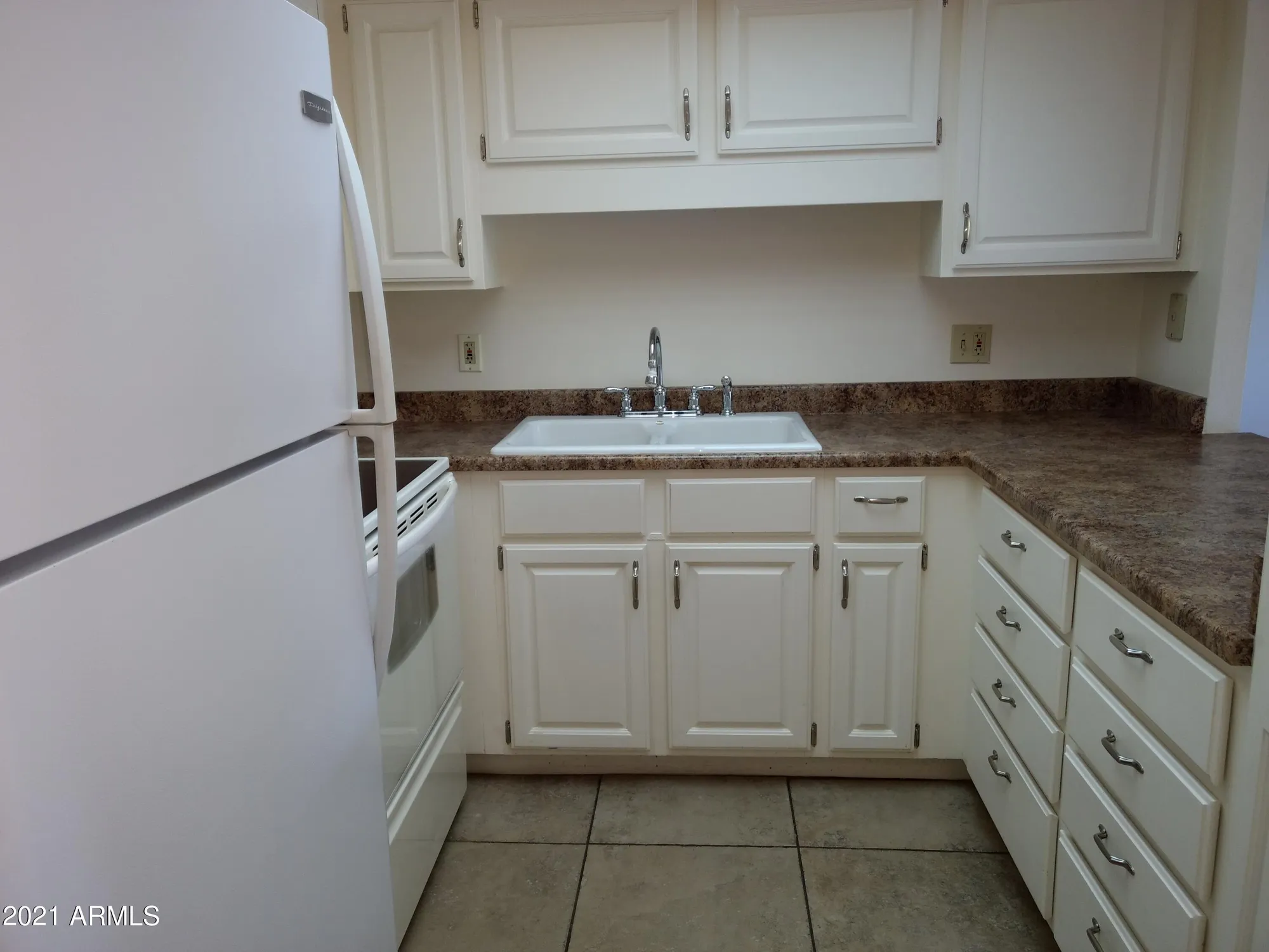 Property Slideshow image 2 of 34 | 10330 w thunderbird blvd a333, Sun City, AZ, 85351