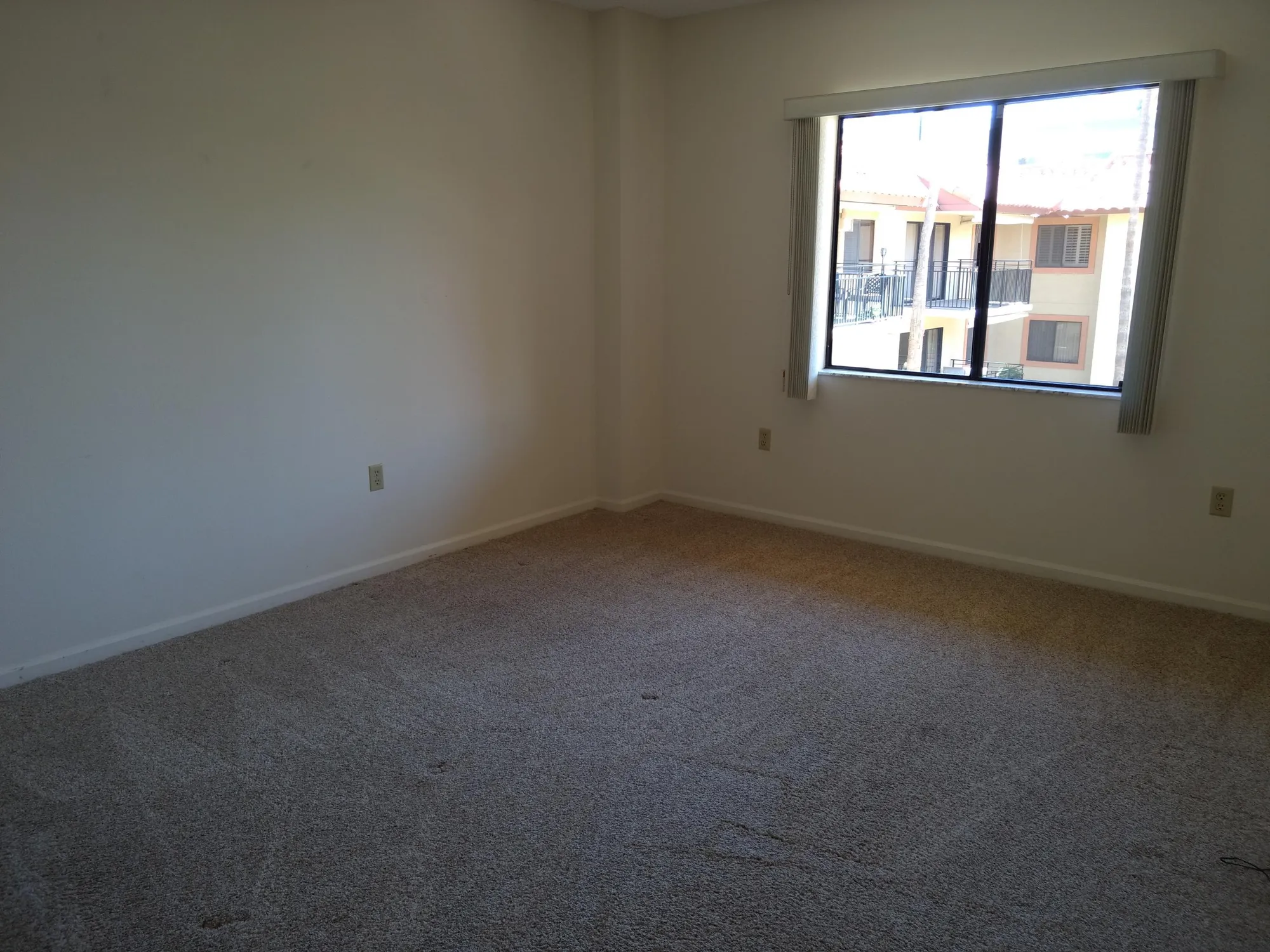 Property Slideshow image 14 of 34 | 10330 w thunderbird blvd a333, Sun City, AZ, 85351
