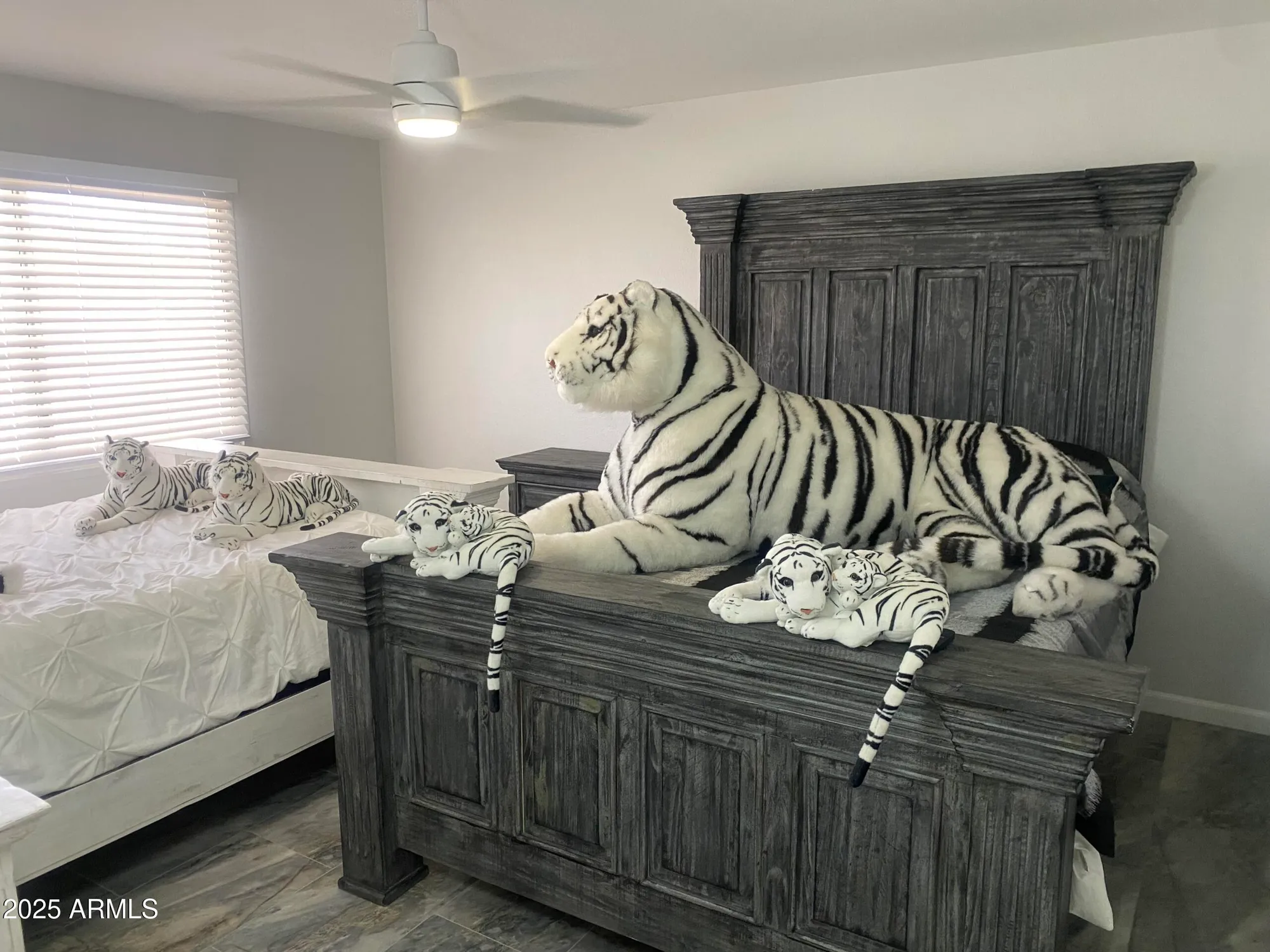 Property Slideshow image 10 of 14 | 12219 n sun valley dr, Sun City, AZ, 85351