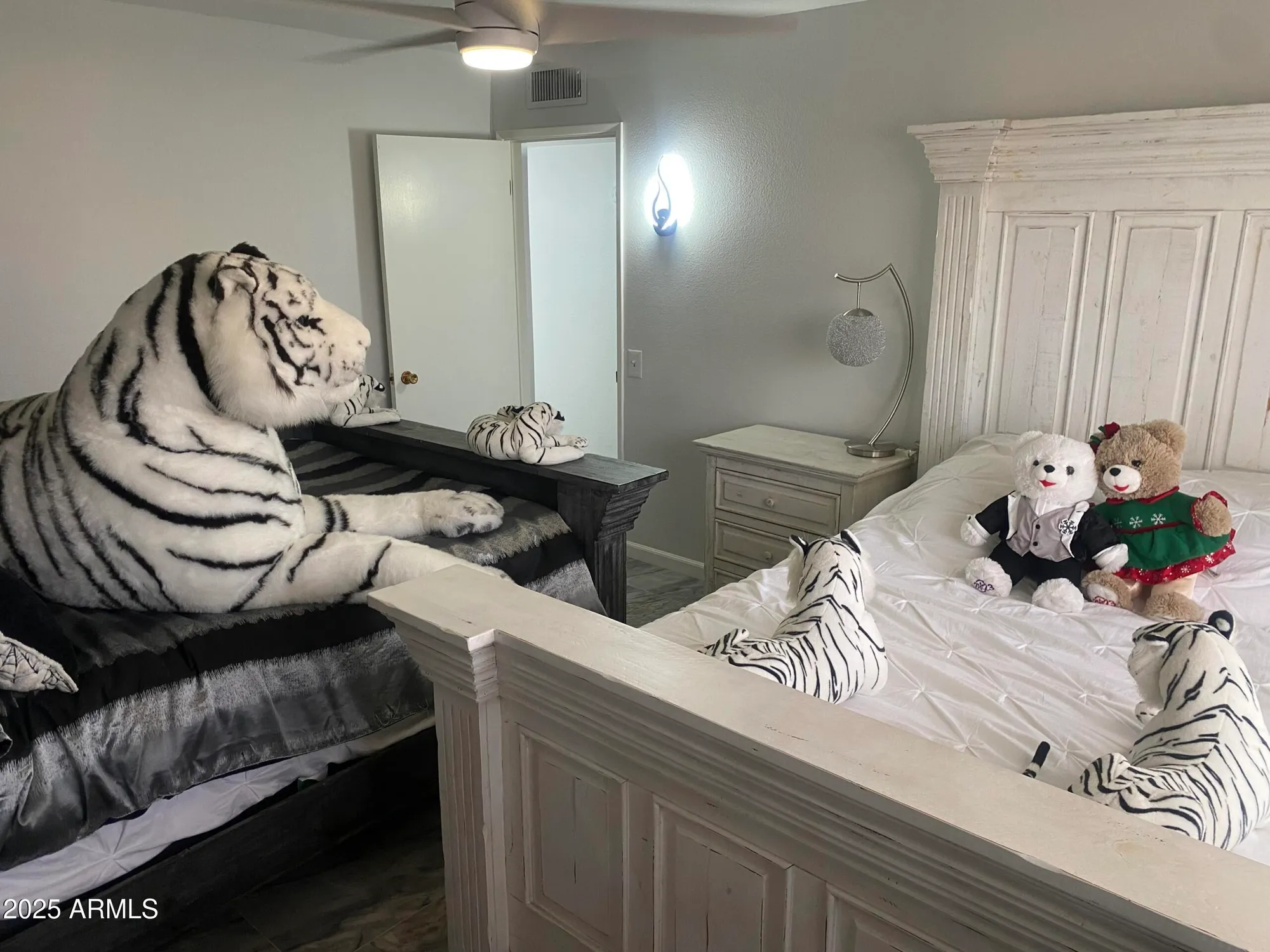 Property Slideshow image 9 of 14 | 12219 n sun valley dr, Sun City, AZ, 85351