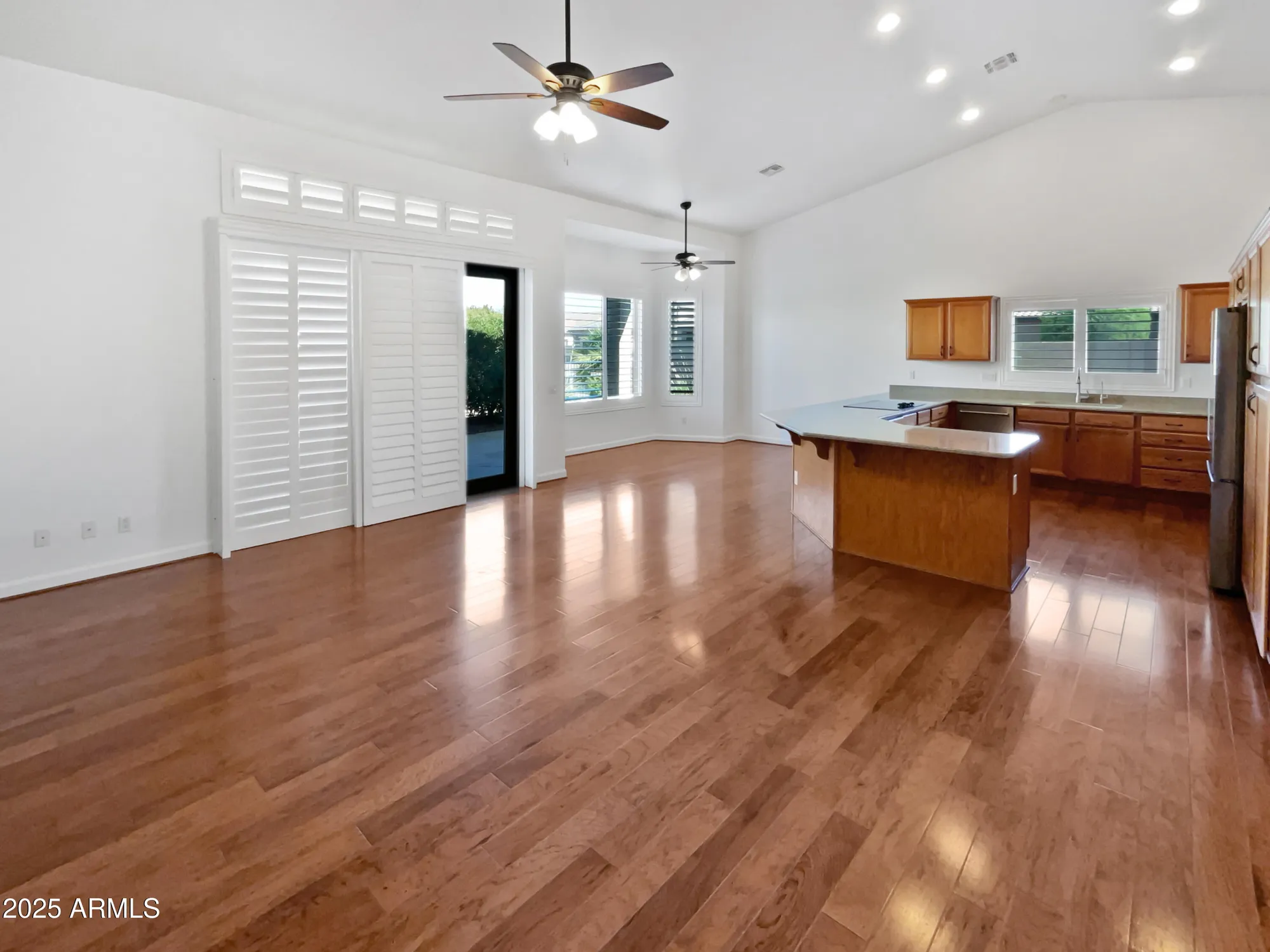 Property Slideshow image 16 of 40 | 2088 n 164th ave, Goodyear, AZ, 85395