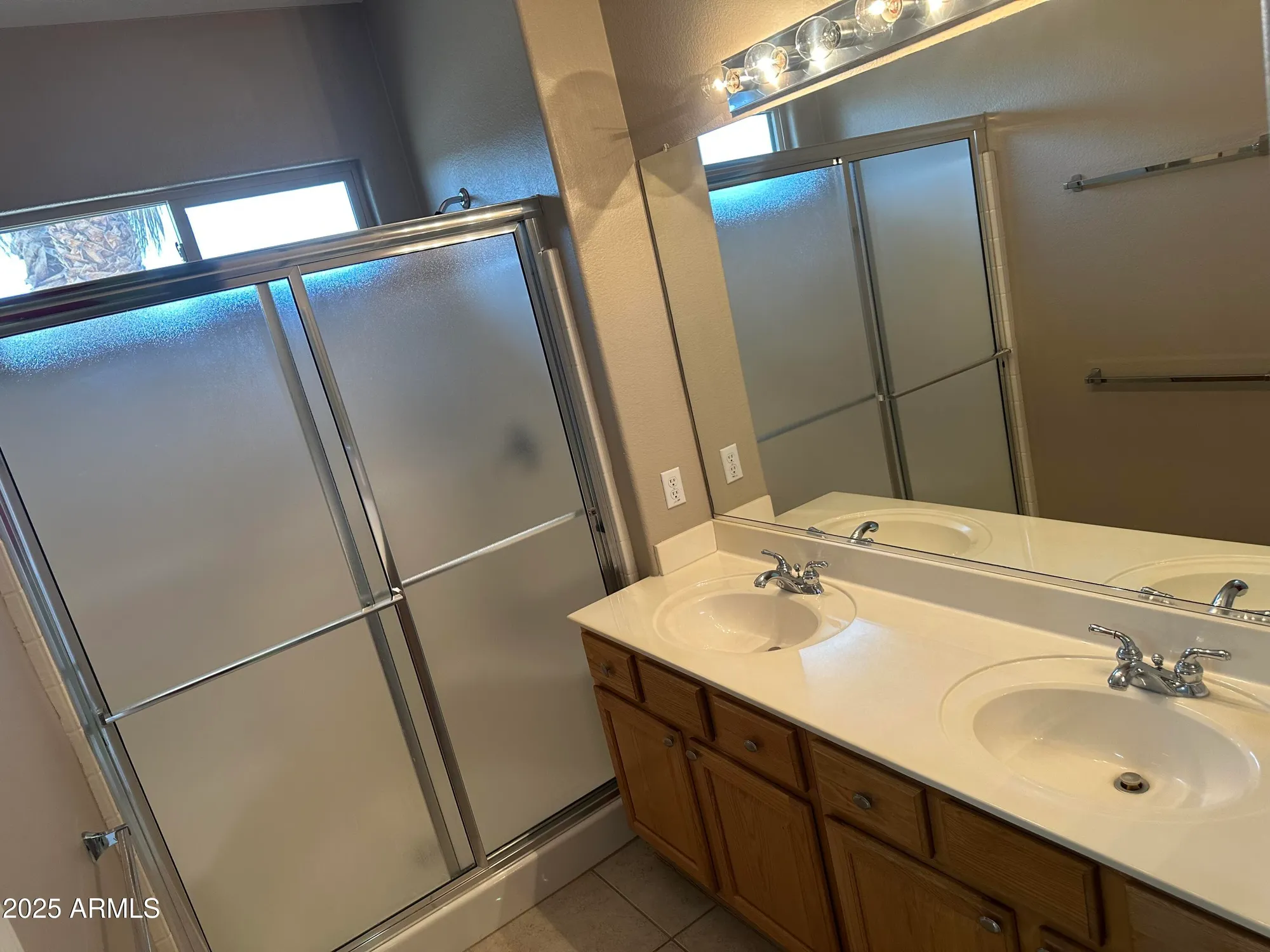 Property Slideshow image 13 of 37 | 6460 s springs pl, Chandler, AZ, 85249