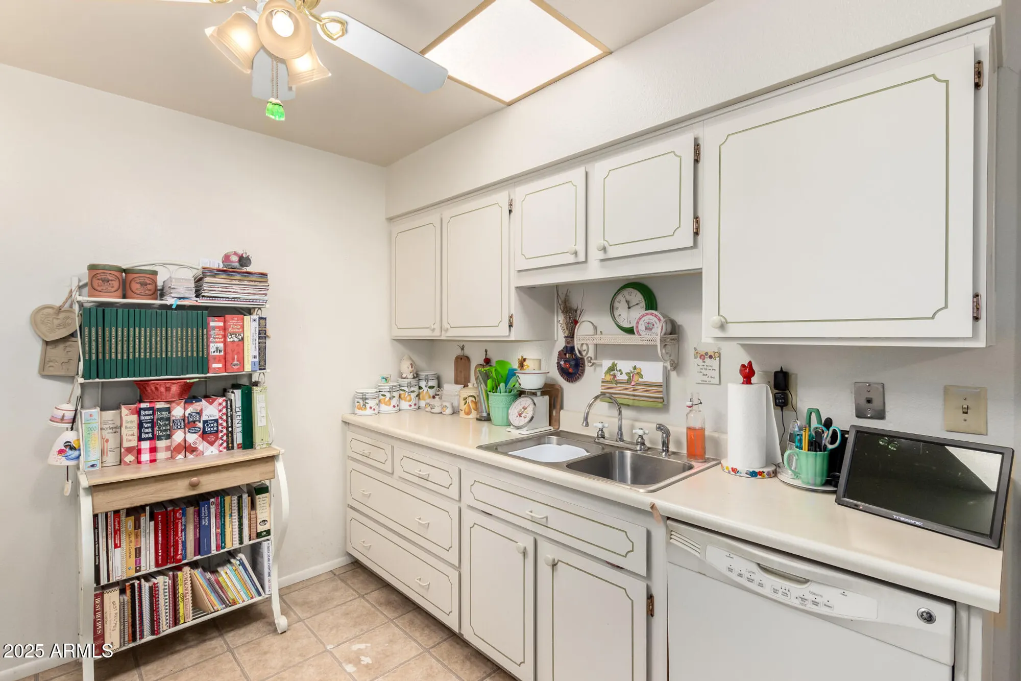 Property Slideshow image 4 of 6 | 13420 n emberwood dr, Sun City, AZ, 85351