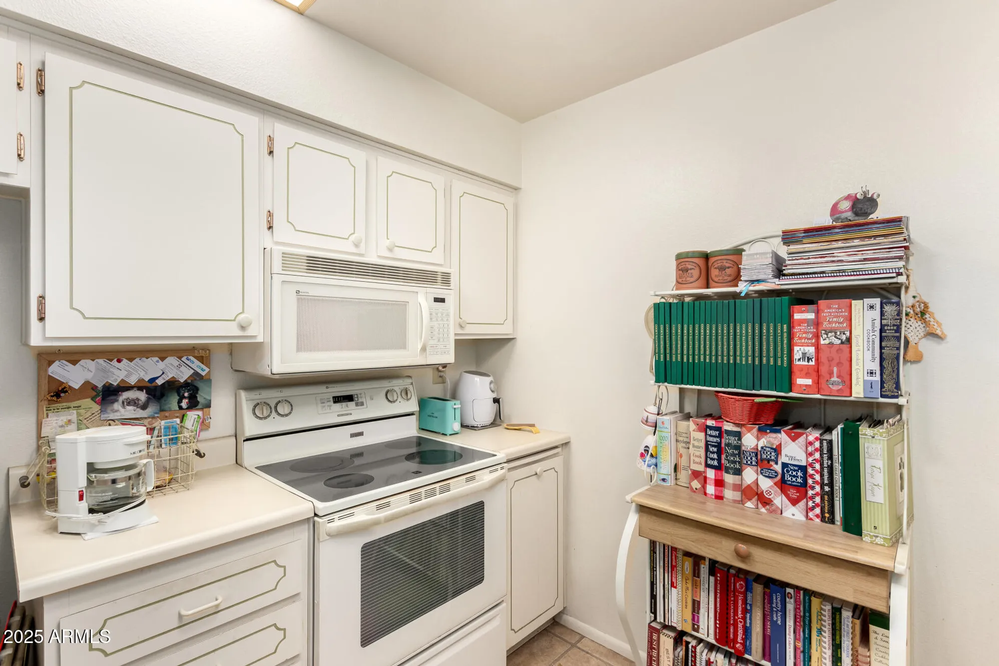 Property Slideshow image 5 of 6 | 13420 n emberwood dr, Sun City, AZ, 85351